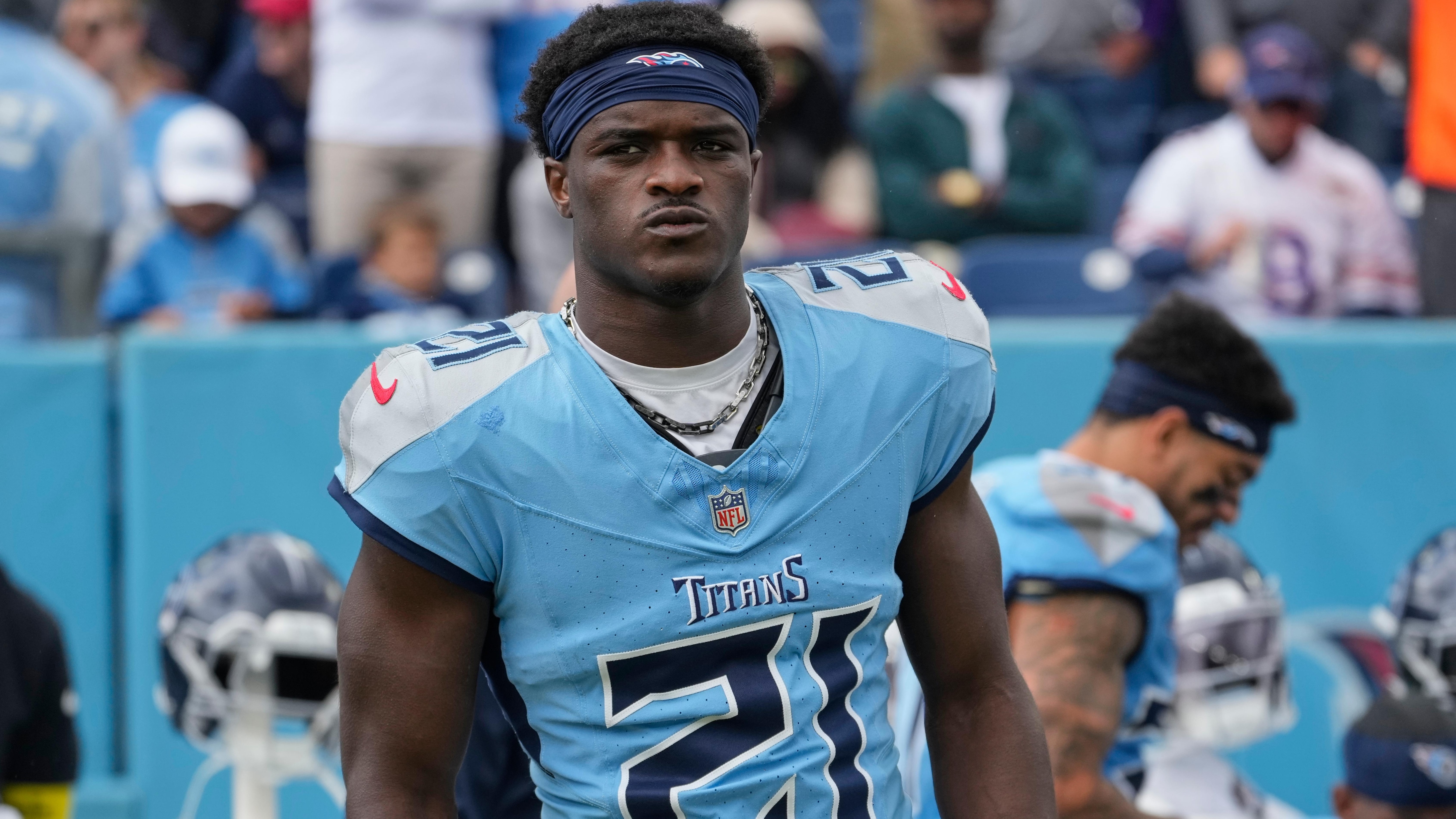 Patriots Titans Football