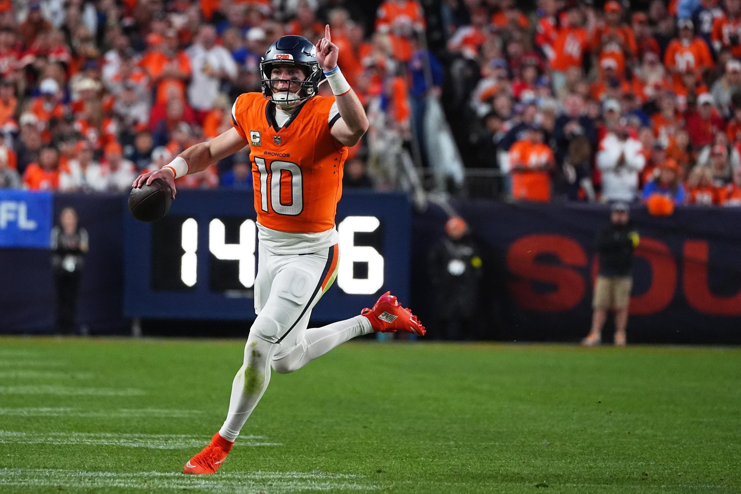 Chiefs Broncos Football