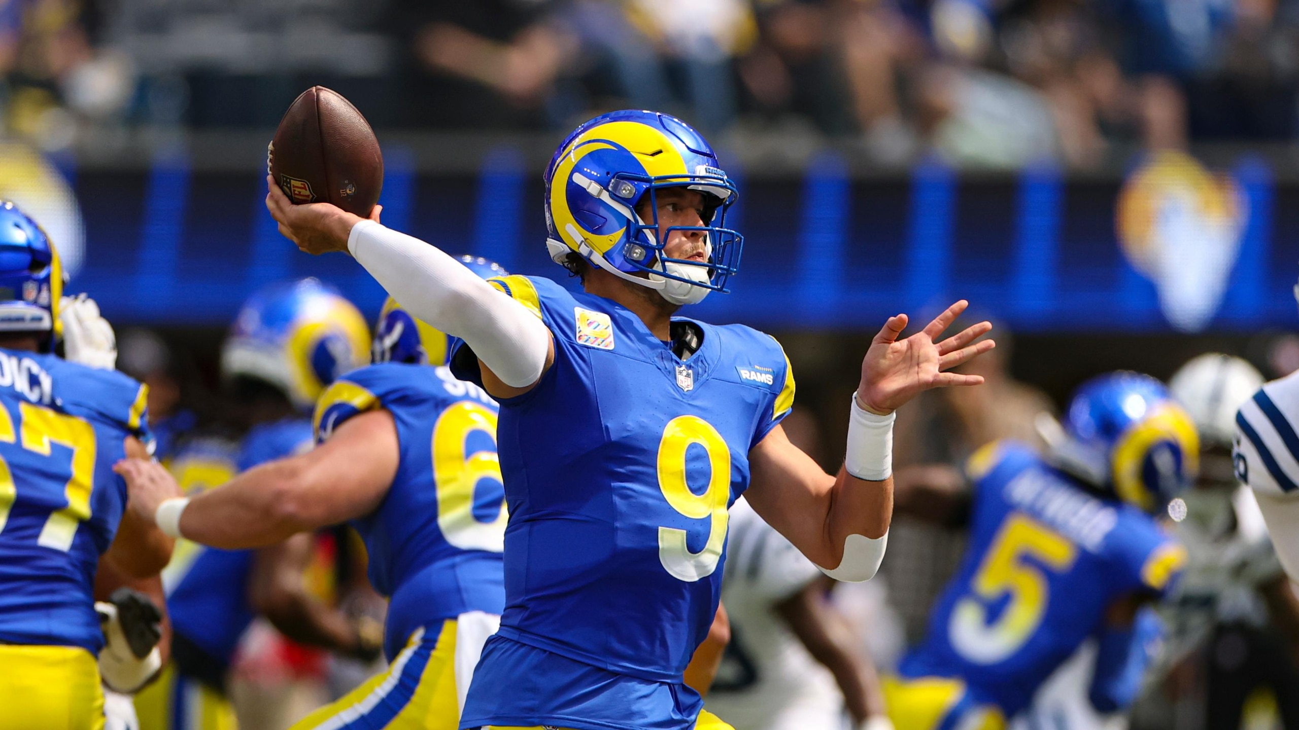 Colts Rams Football