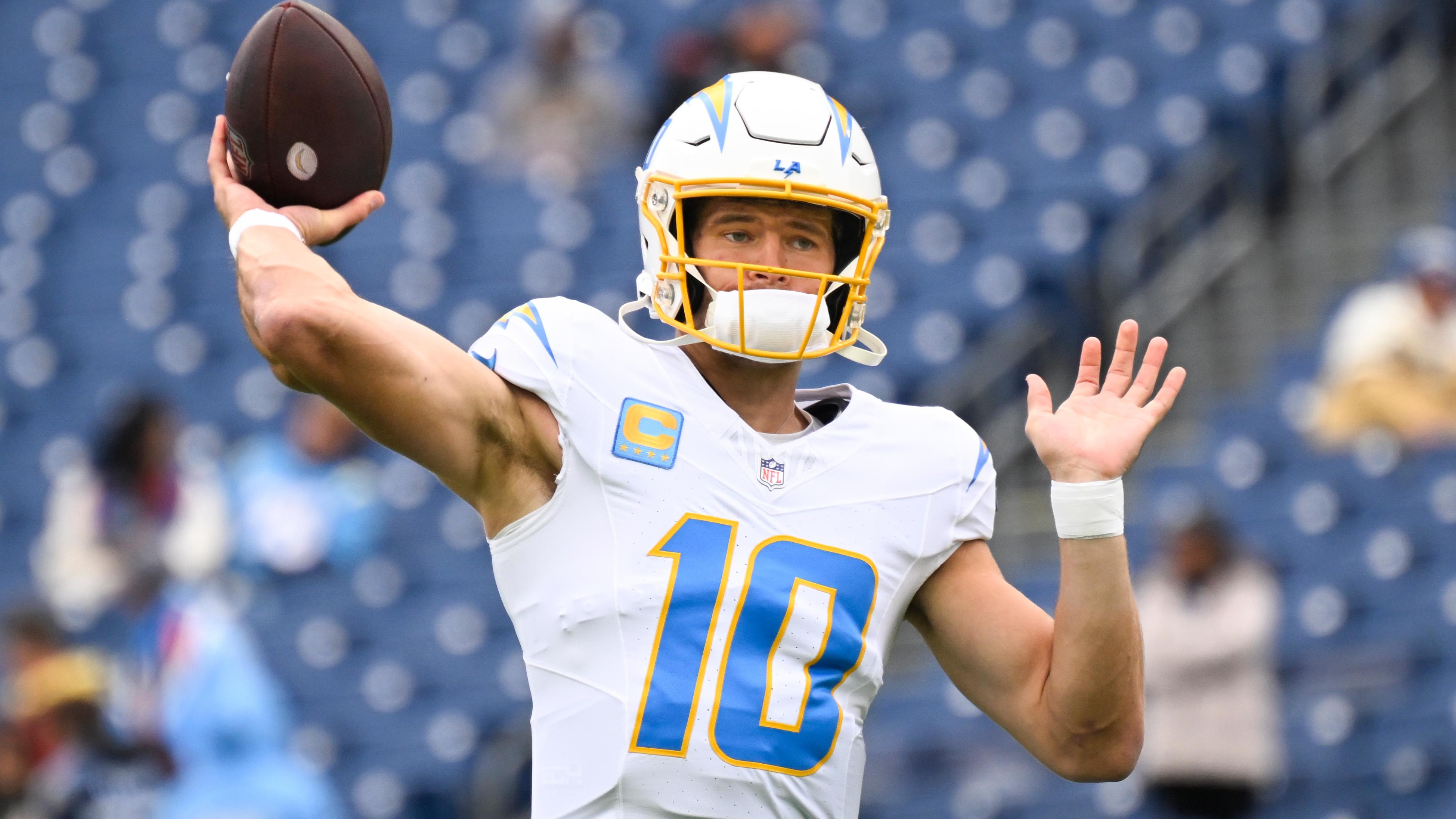 Chargers Titans Football