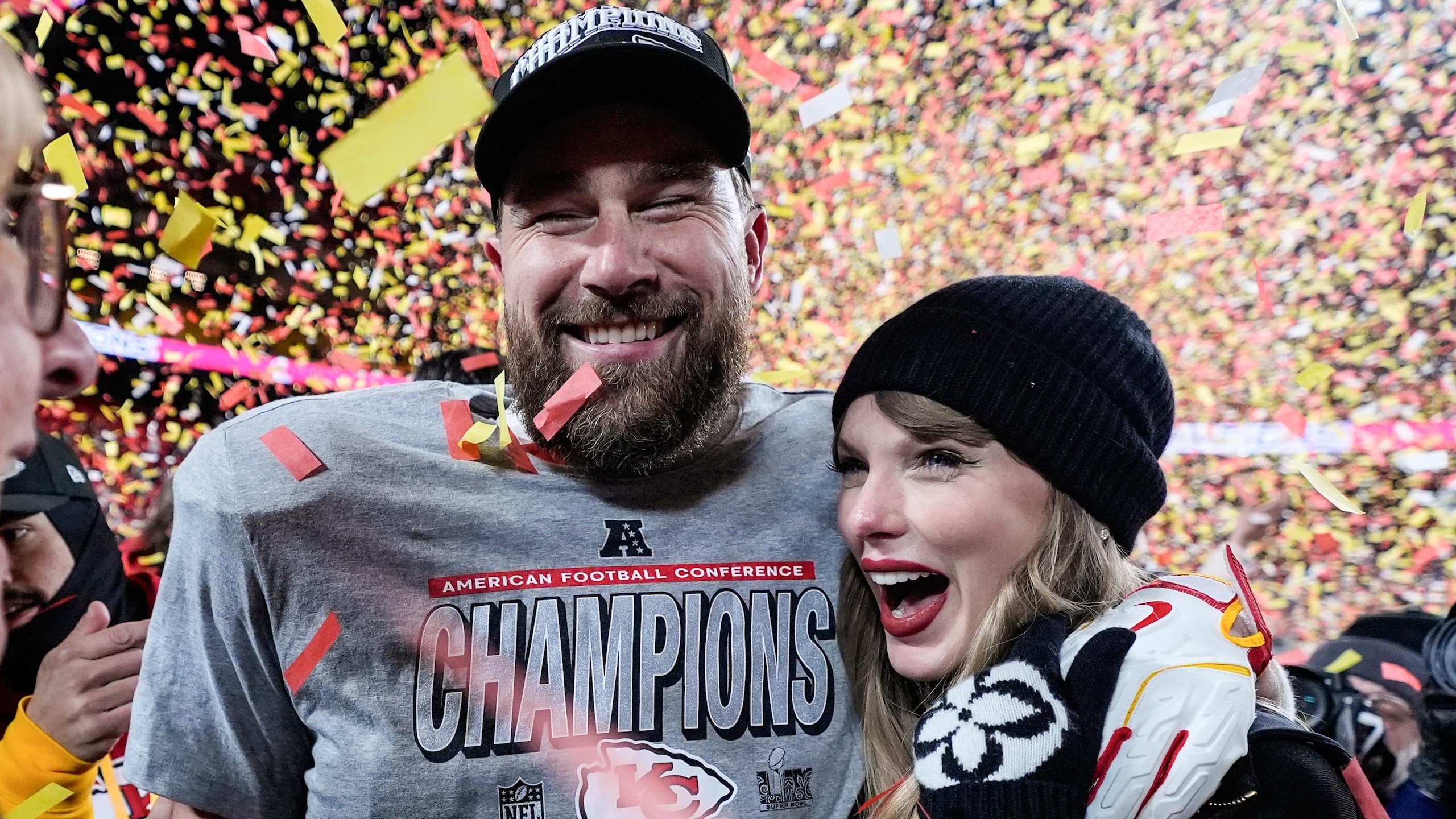 People - Travis Kelce - Taylor Swift