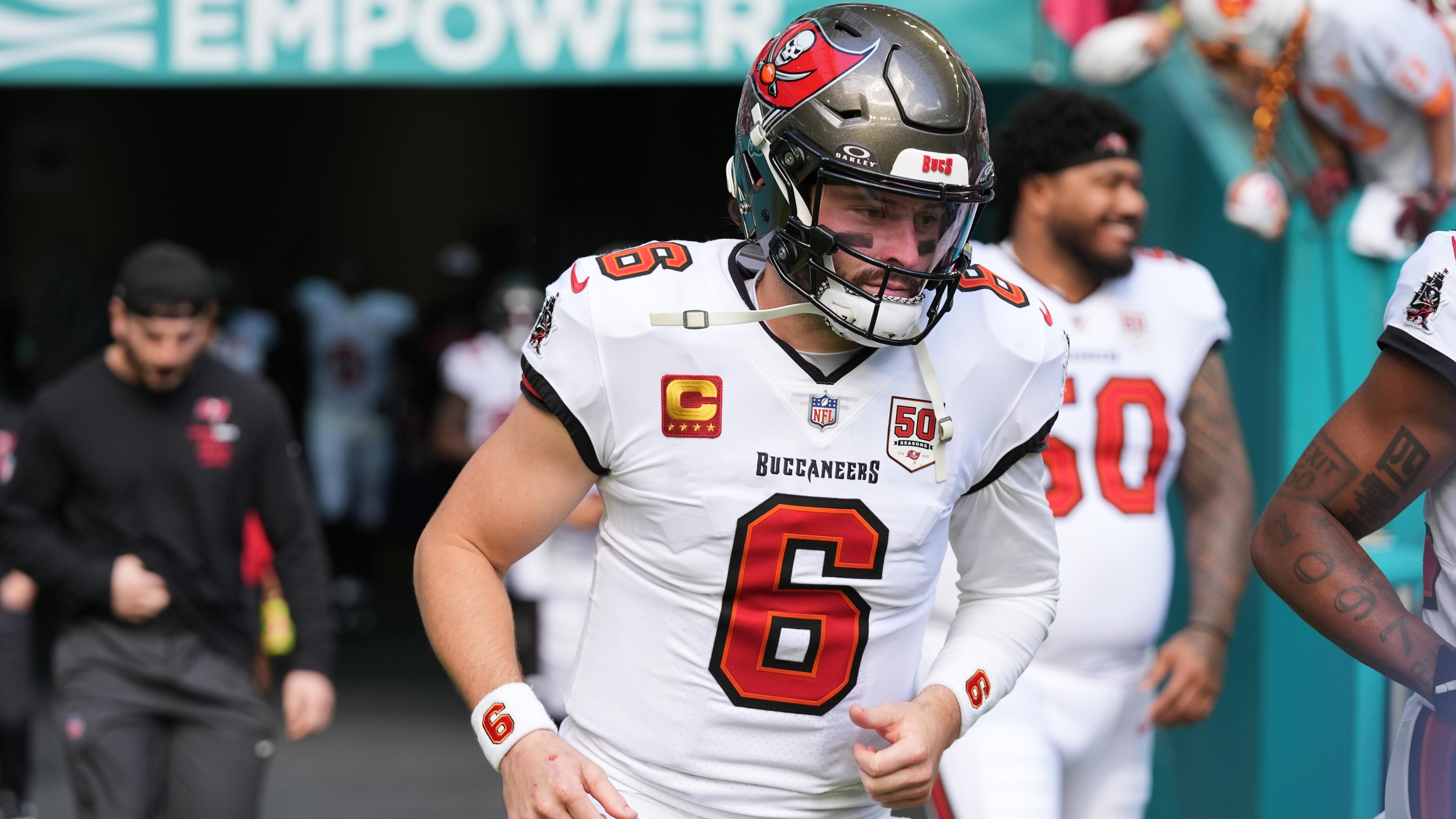 Buccaneers Dolphins Football