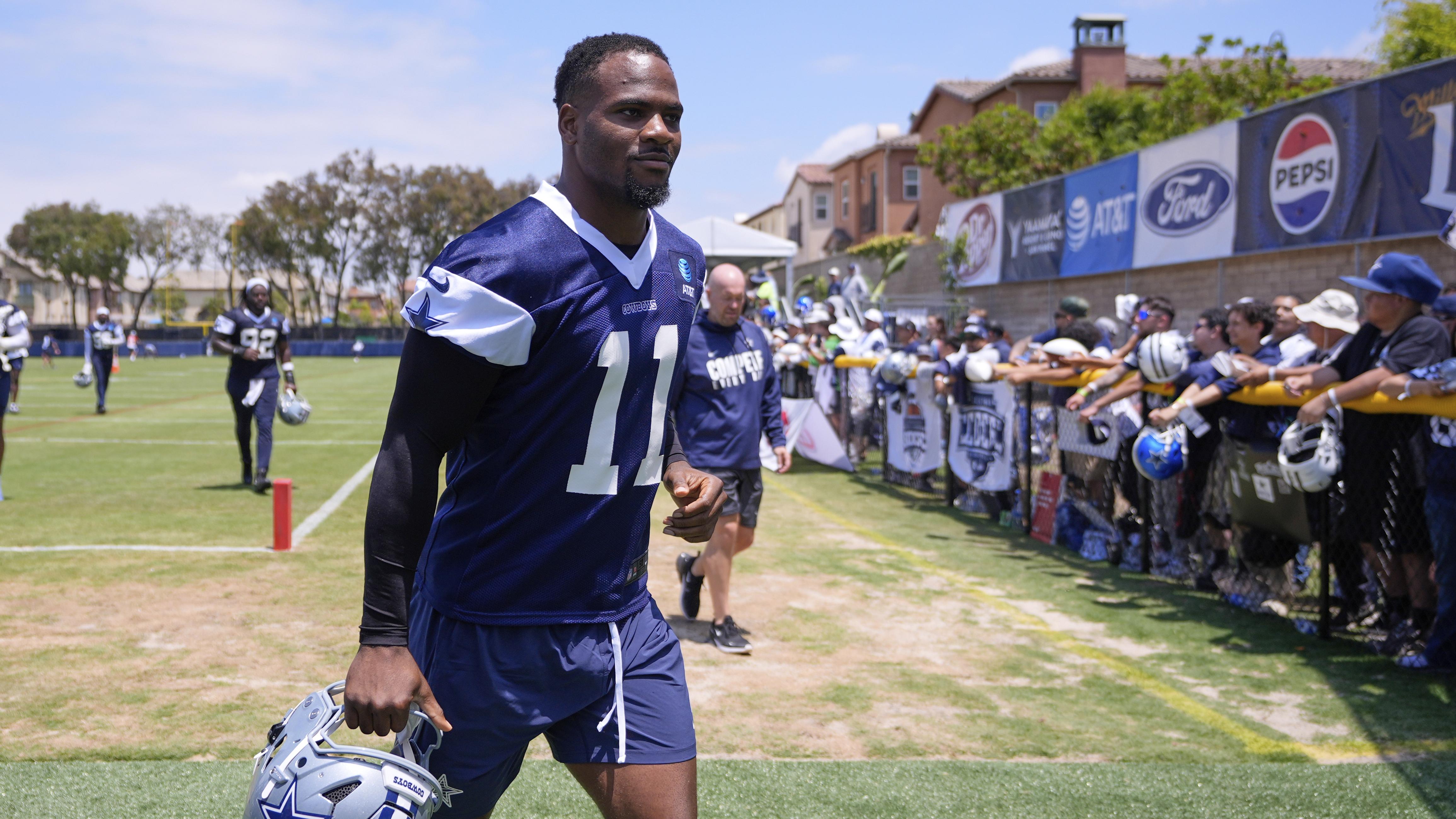 Stephen Jones Says Cowboys ‘Don’t Drag Deals Out’ amid Micah Parsons Contract Talks