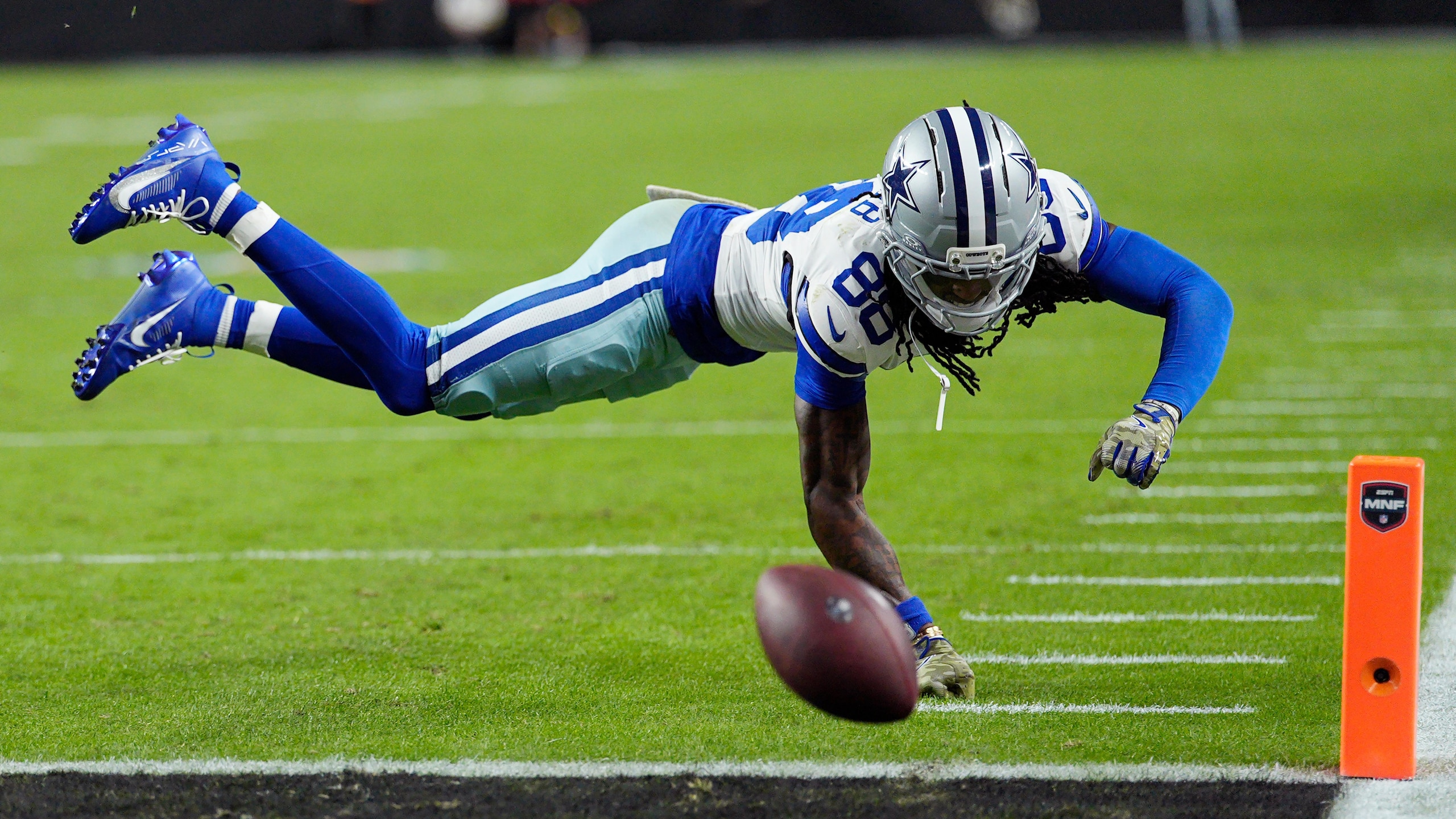 Cowboys Raiders Football