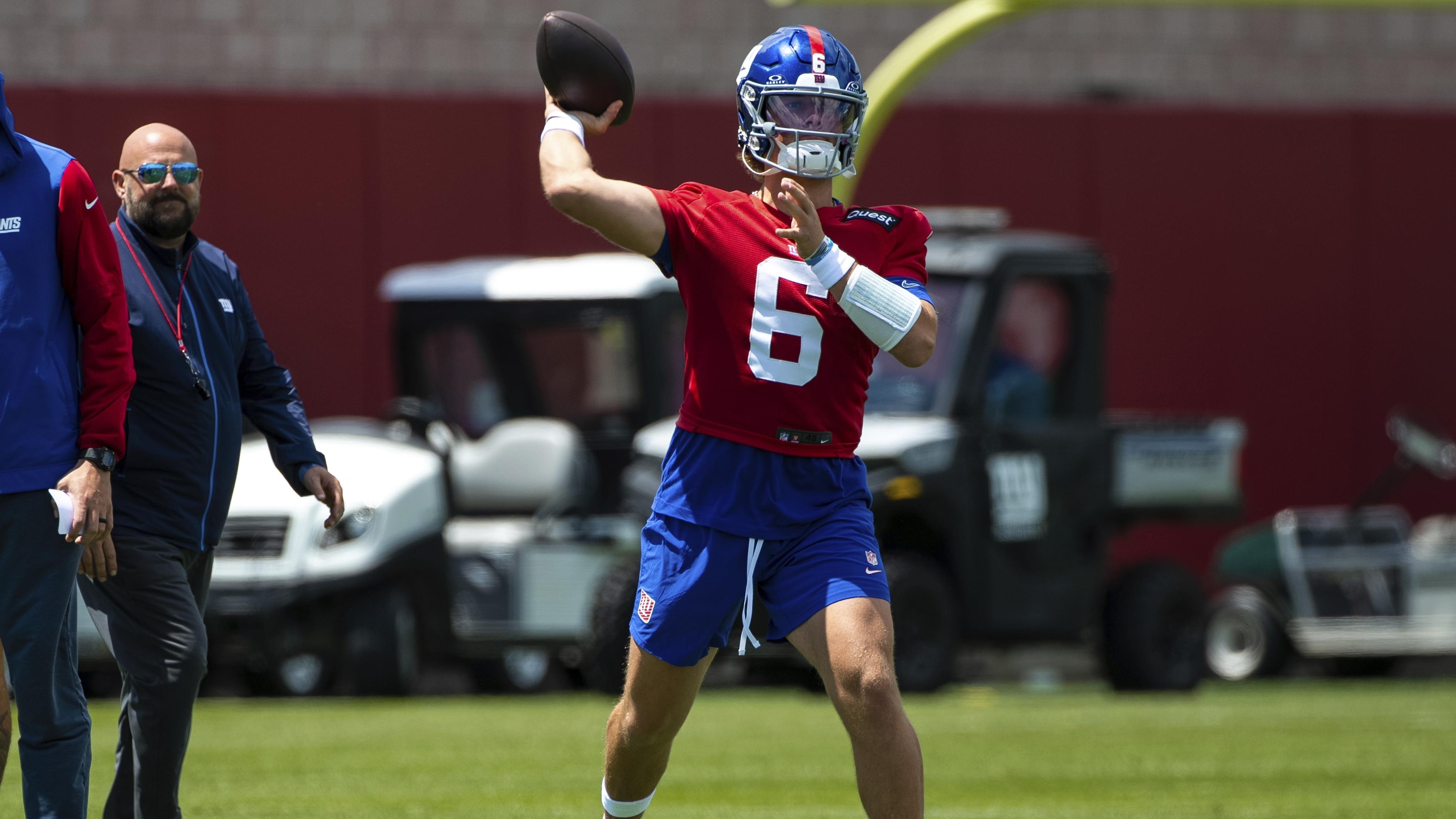 Giants' Deciding Factor Between Shedeur Sanders, Jaxson Dart Reportedly Revealed