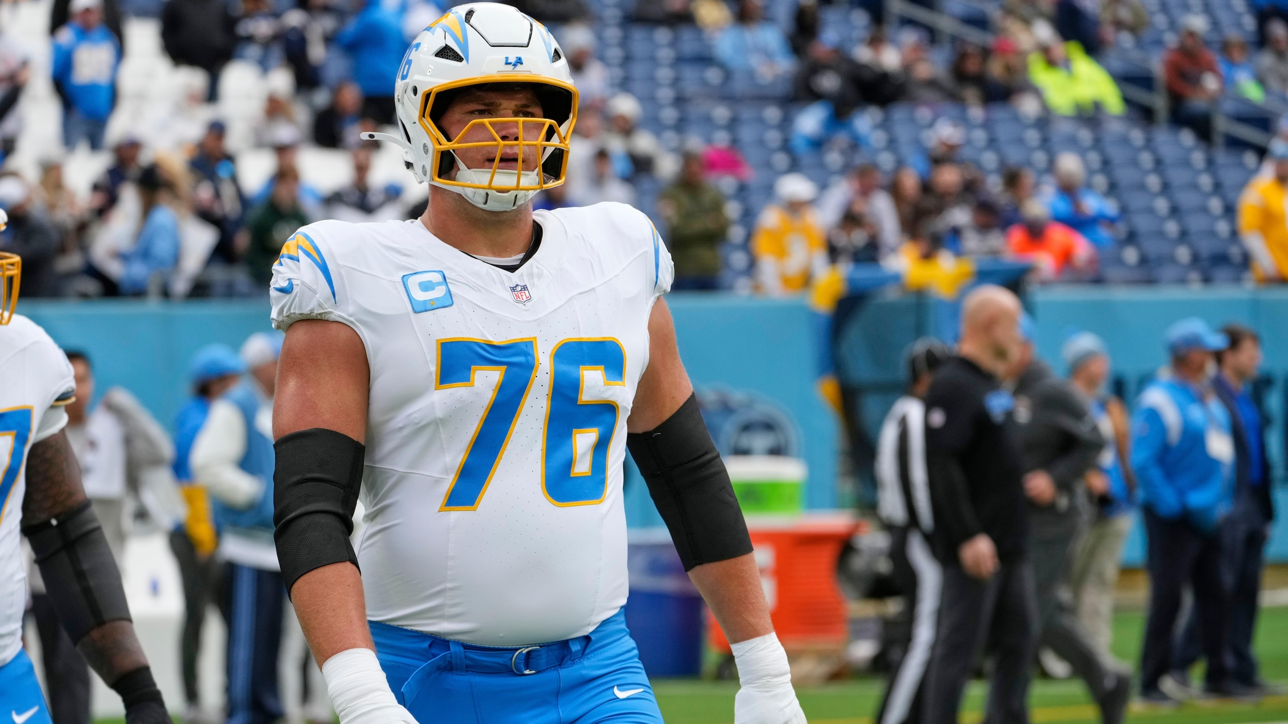 Chargers Titans Football