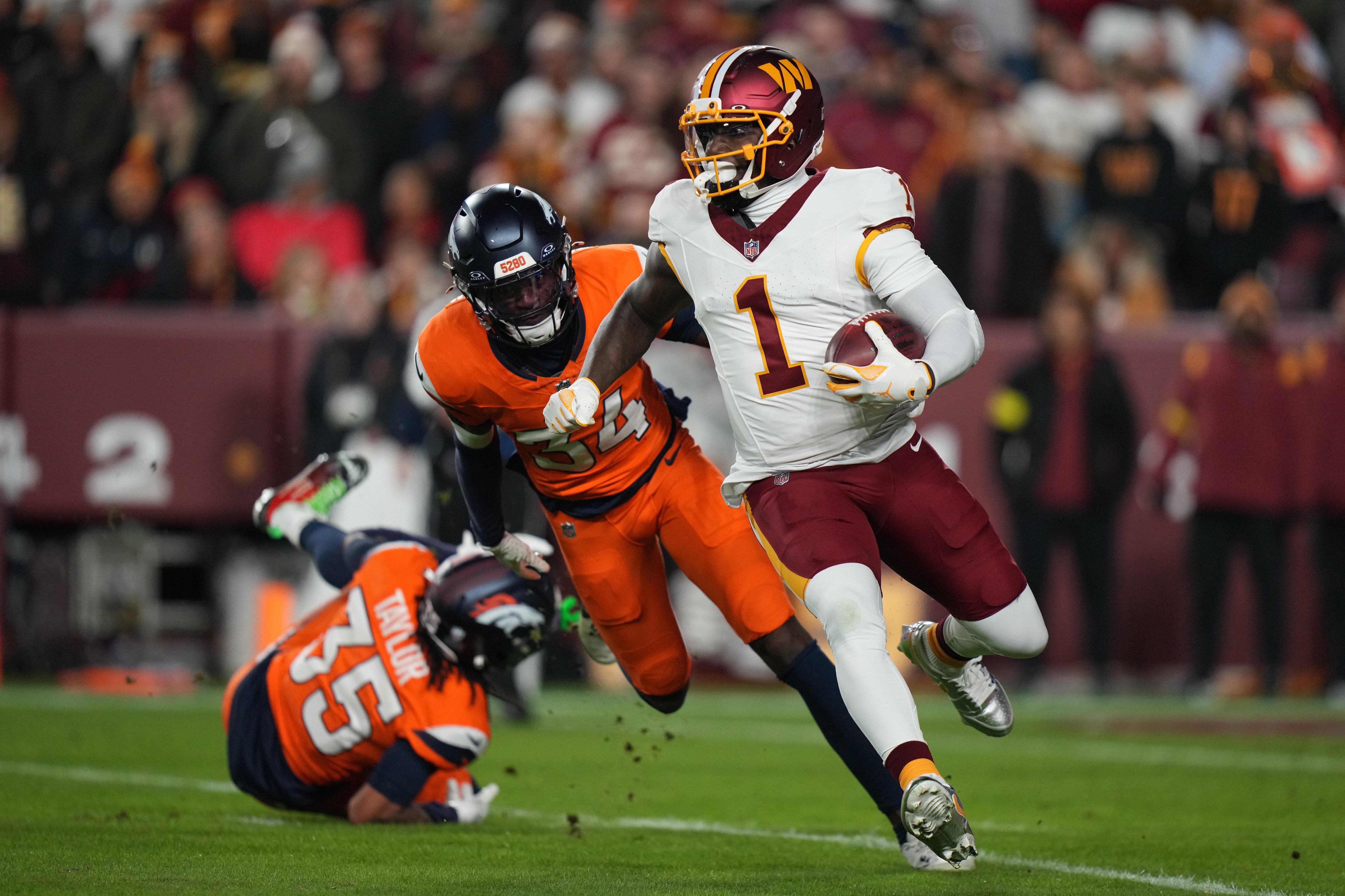 Broncos Commanders Football