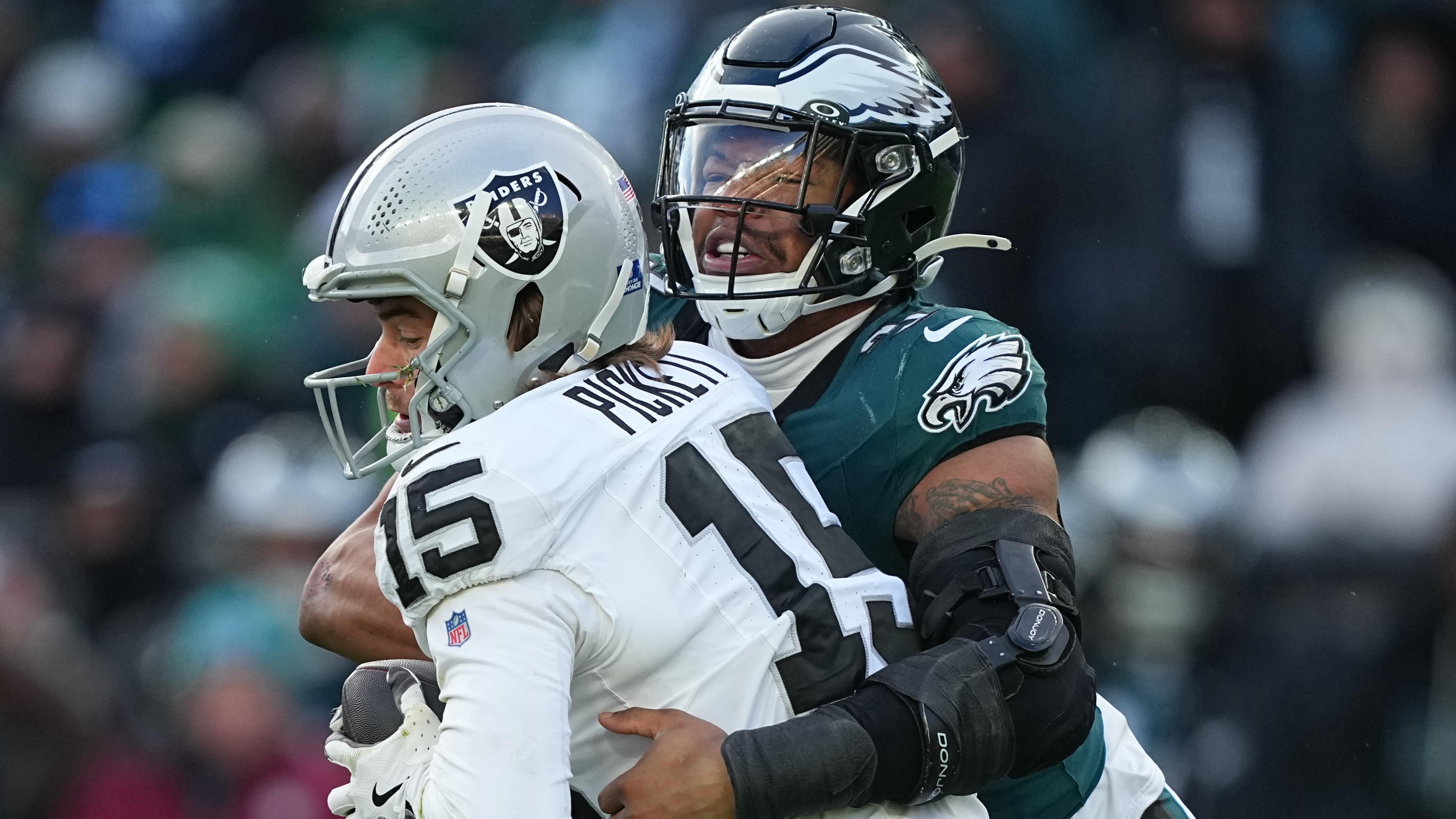 Raiders Eagles Football