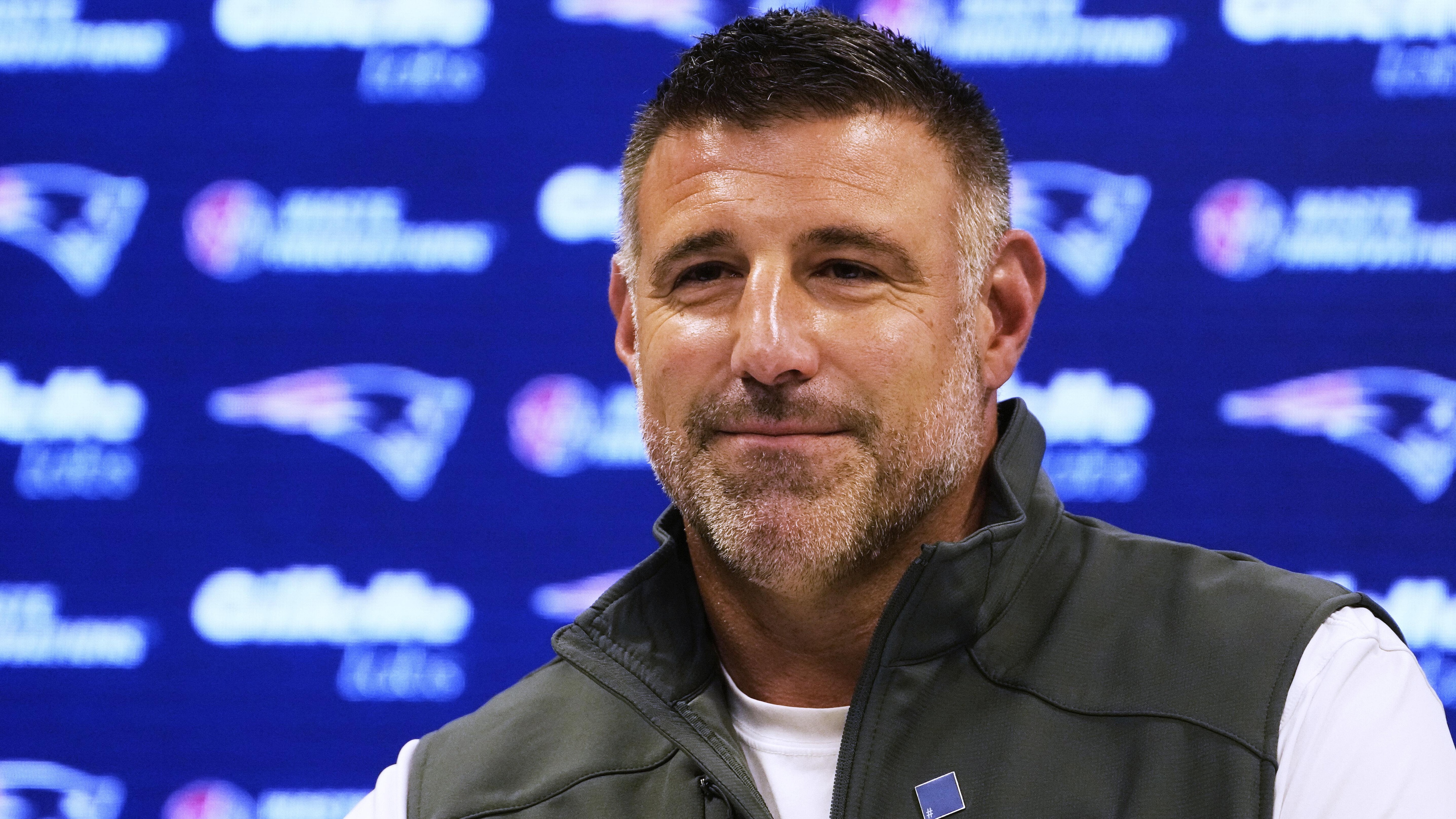 Drake Maye Praises Patriots HC Mike Vrabel After Fight, ‘I Almost Got in There’