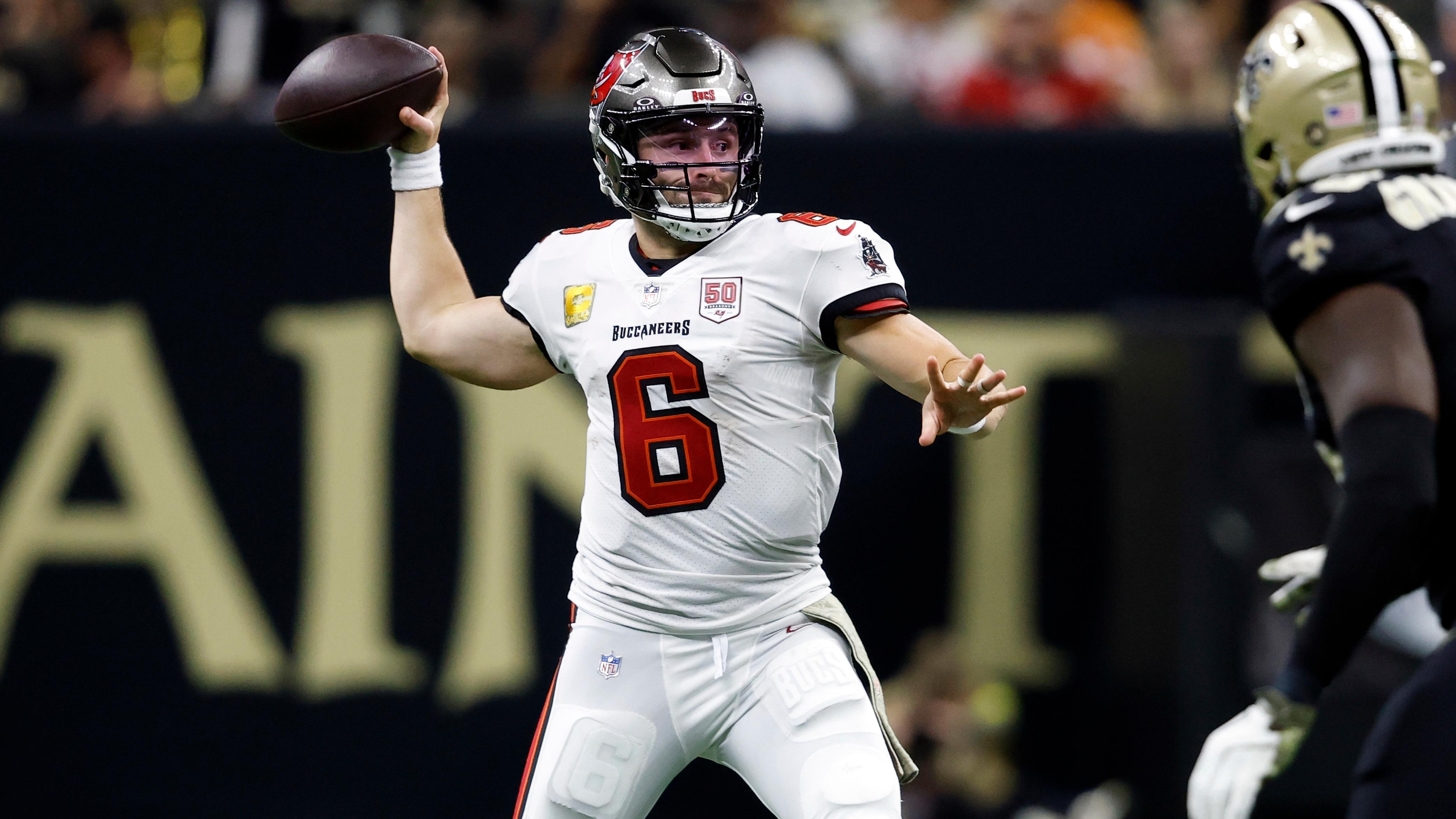 Buccaneers Saints Football