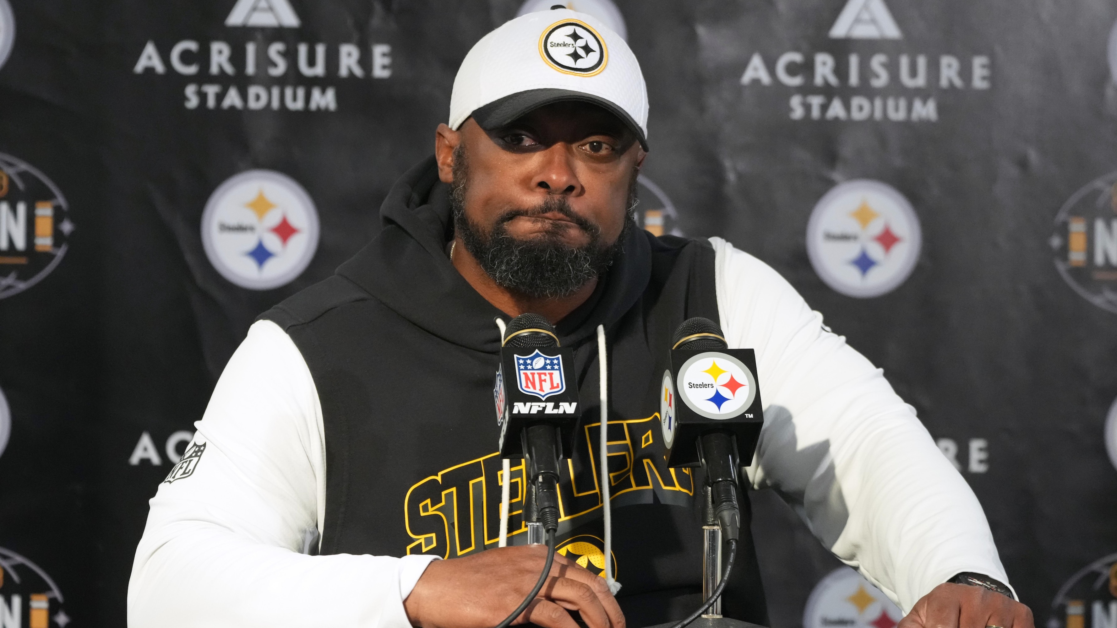 Mike Tomlin Reacts to Steelers Fans' 'Fire Tomlin' Chants During Bills Blowout Loss