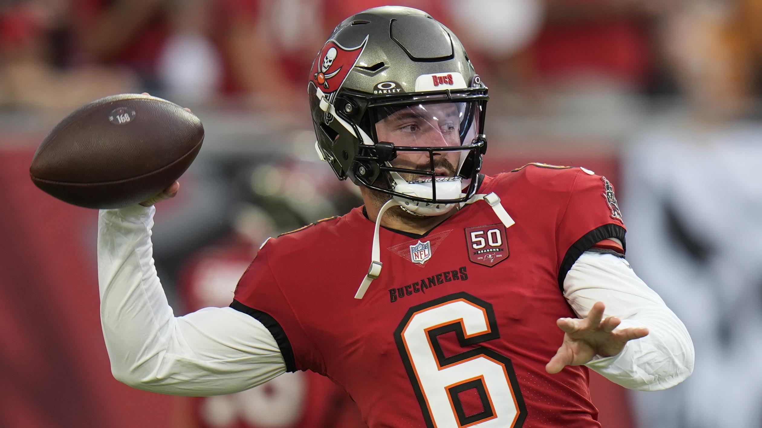 Titans Buccaneers Football