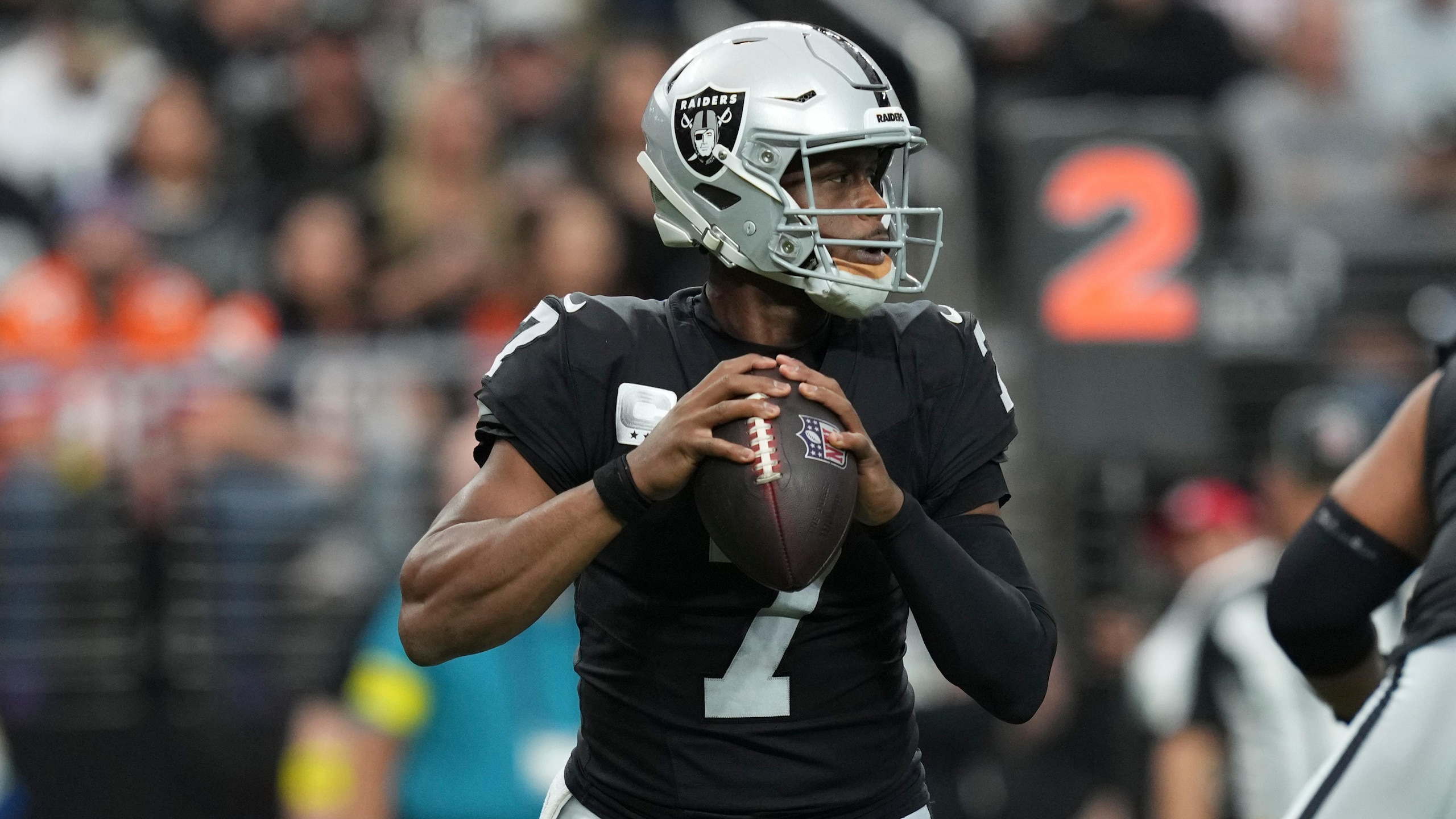 Broncos Raiders Football