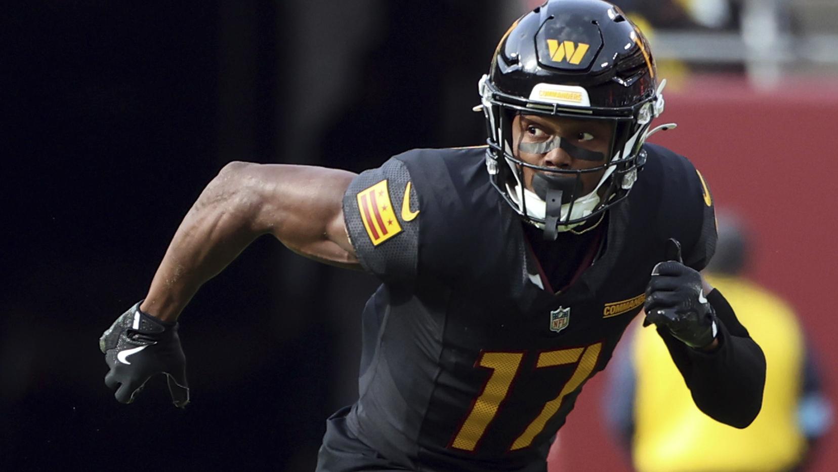 Titans Commanders Football