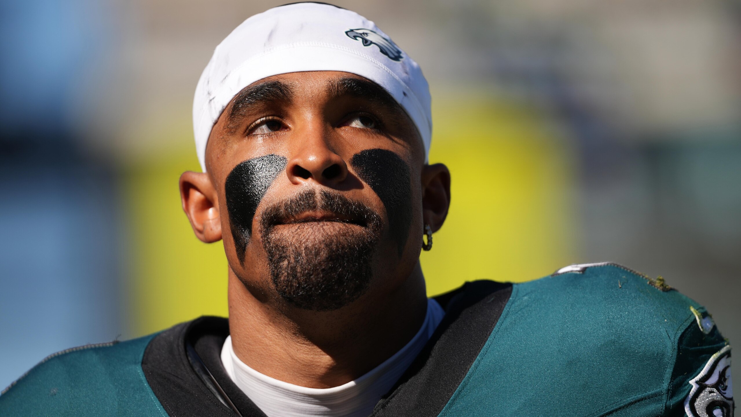 Broncos Eagles Football
