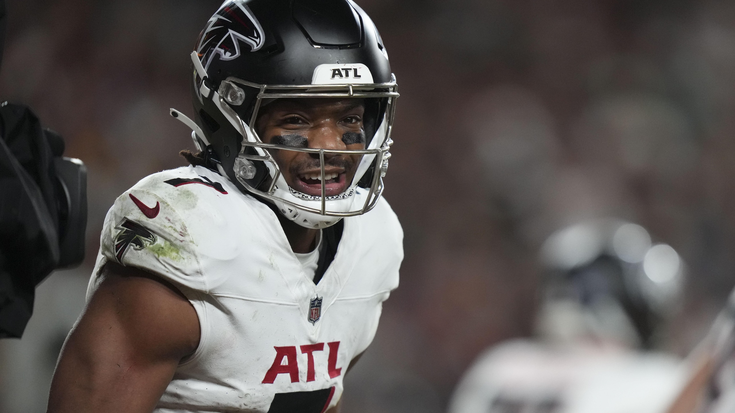 Falcons Commanders Football
