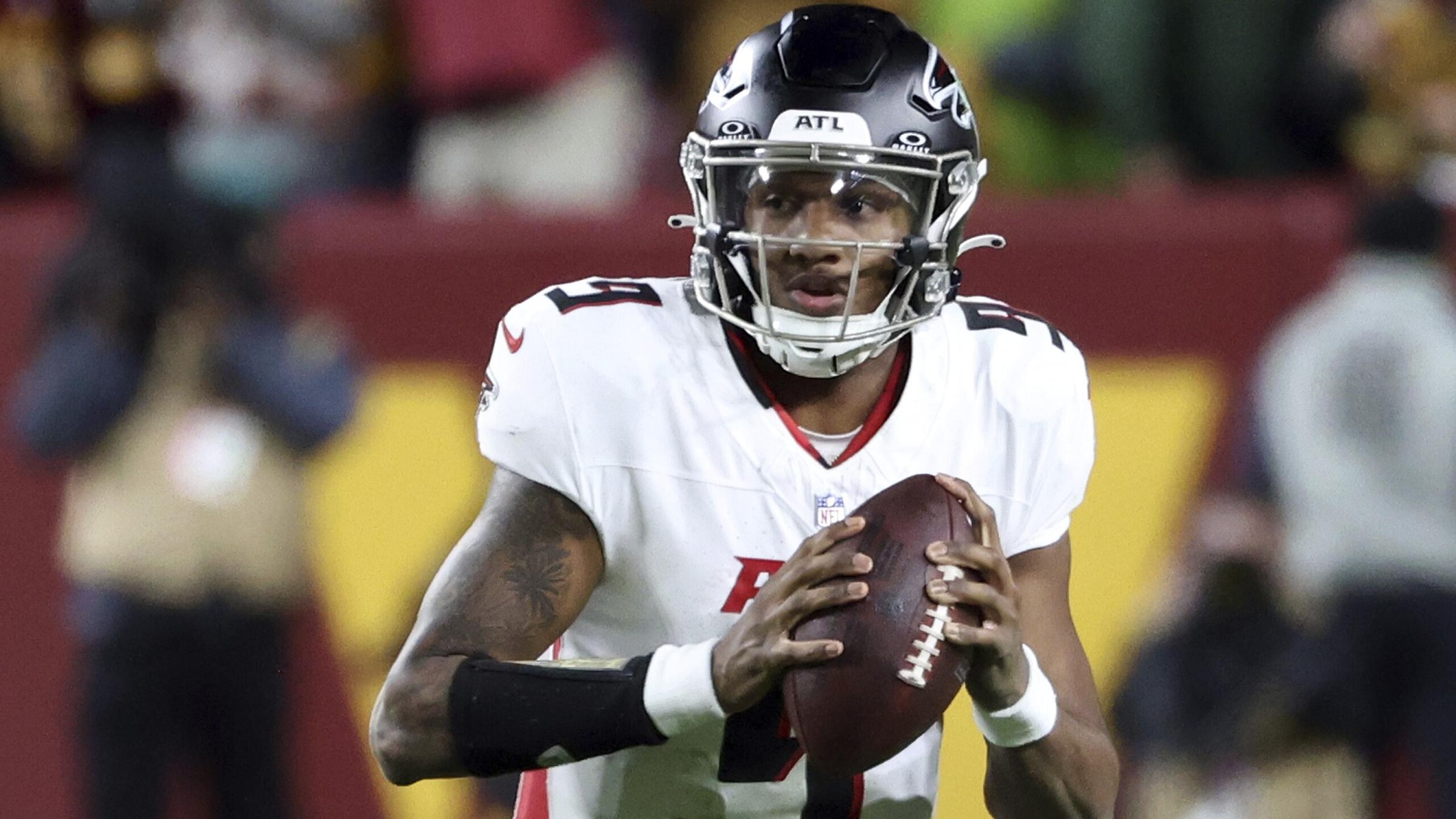 Falcons Commanders Football