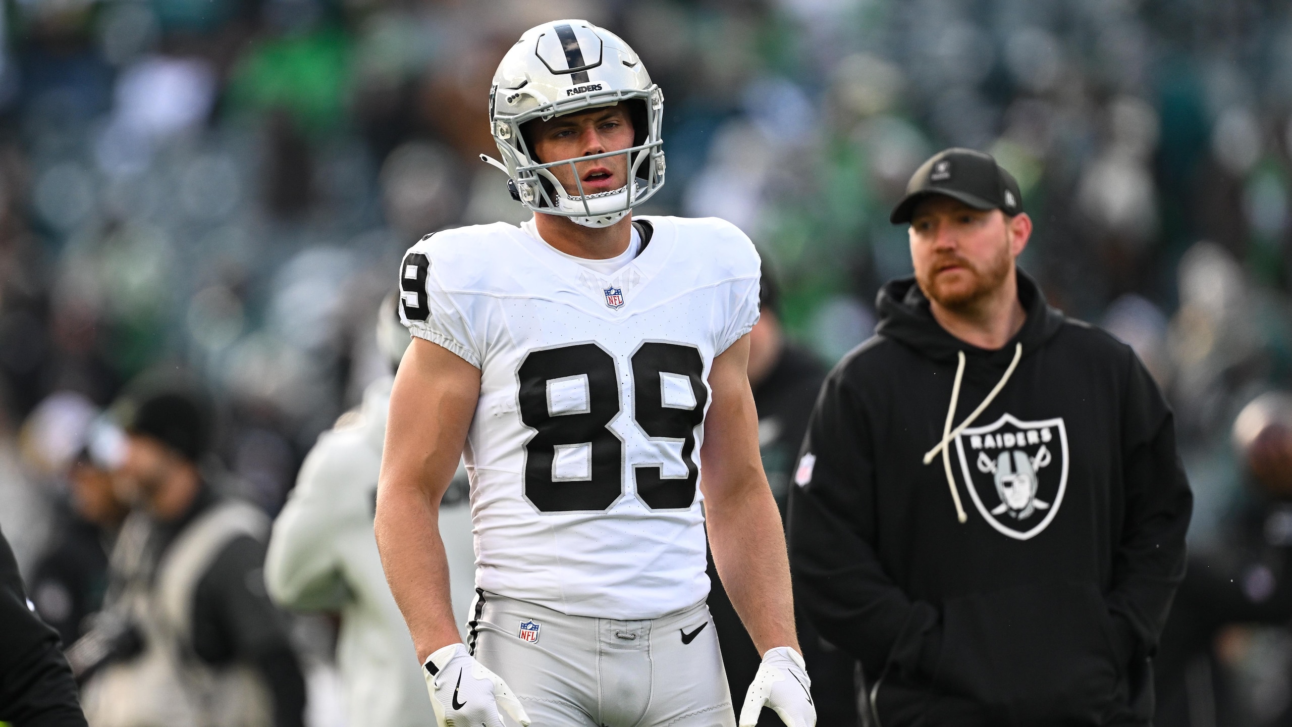 Raiders Eagles Football