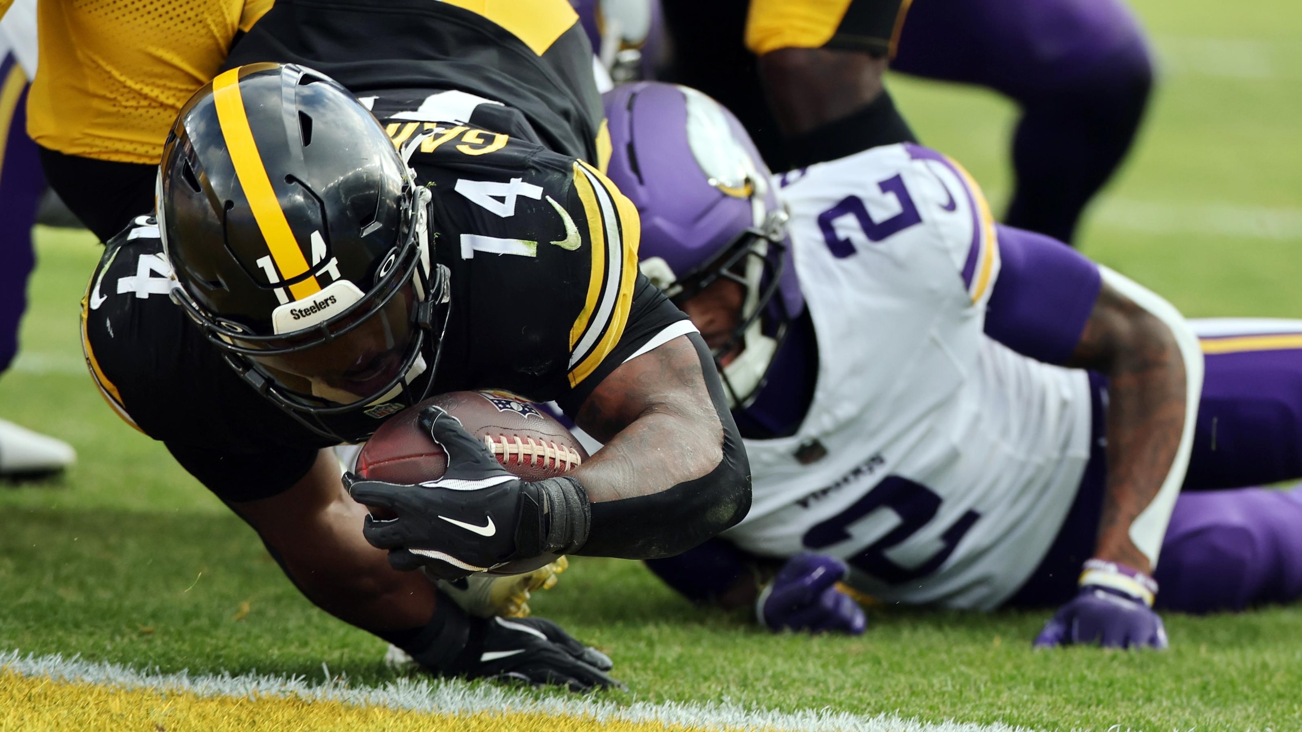 Vikings Steelers Football