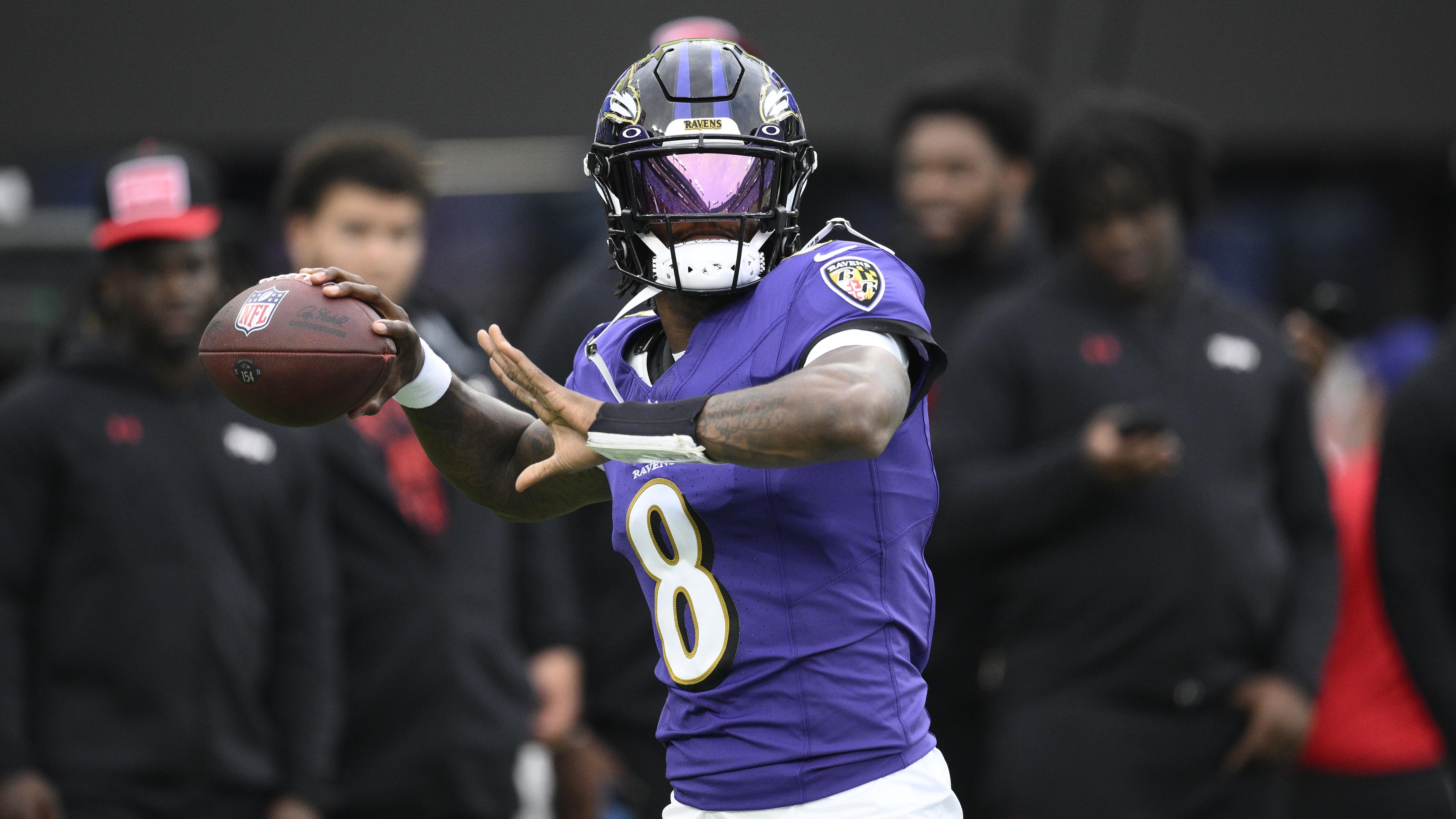 Lamar Jackson Withdraws No. 8 Trademark Challenge Against Cowboys Icon Troy Aikman