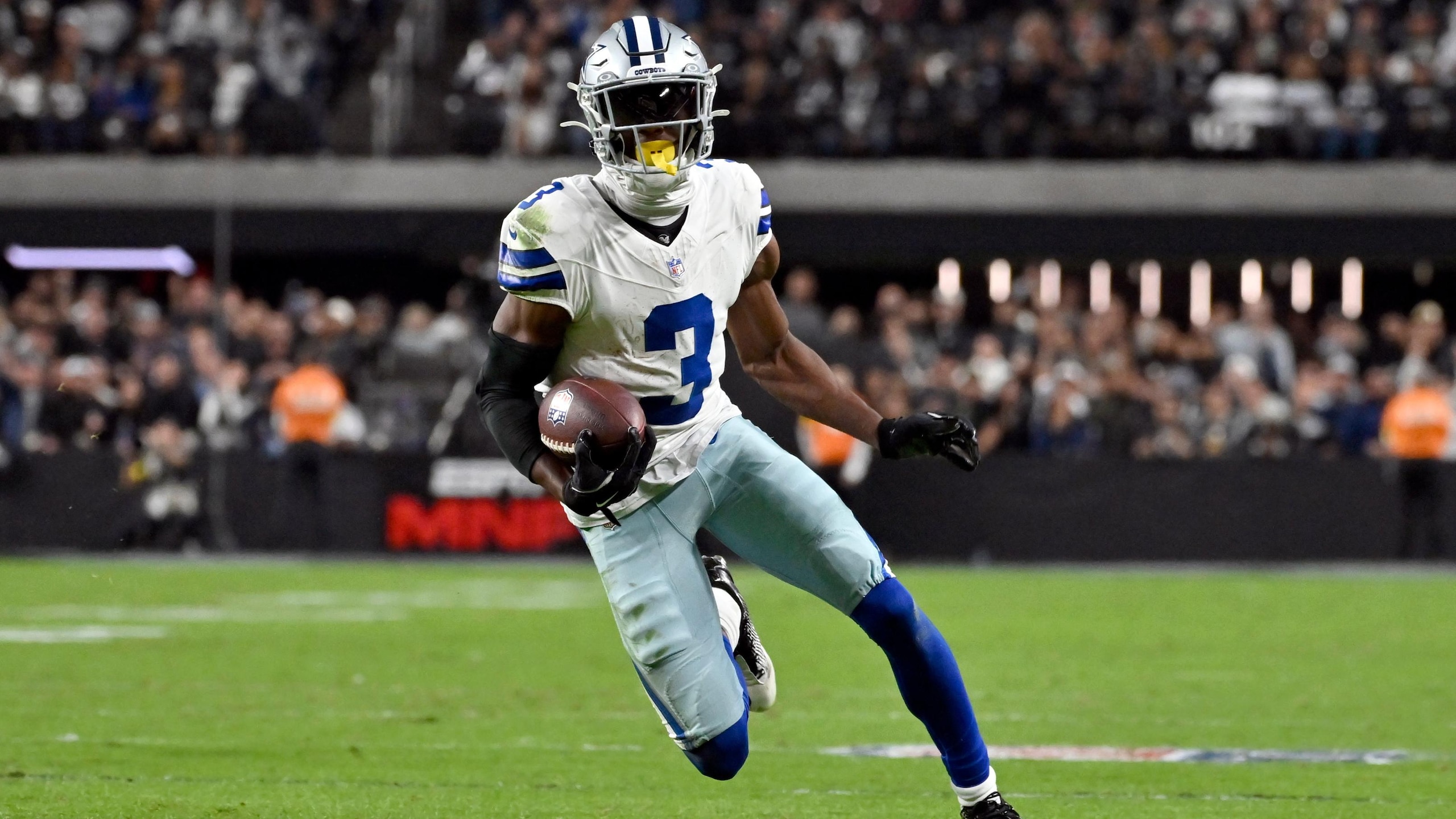 Cowboys Raiders Football