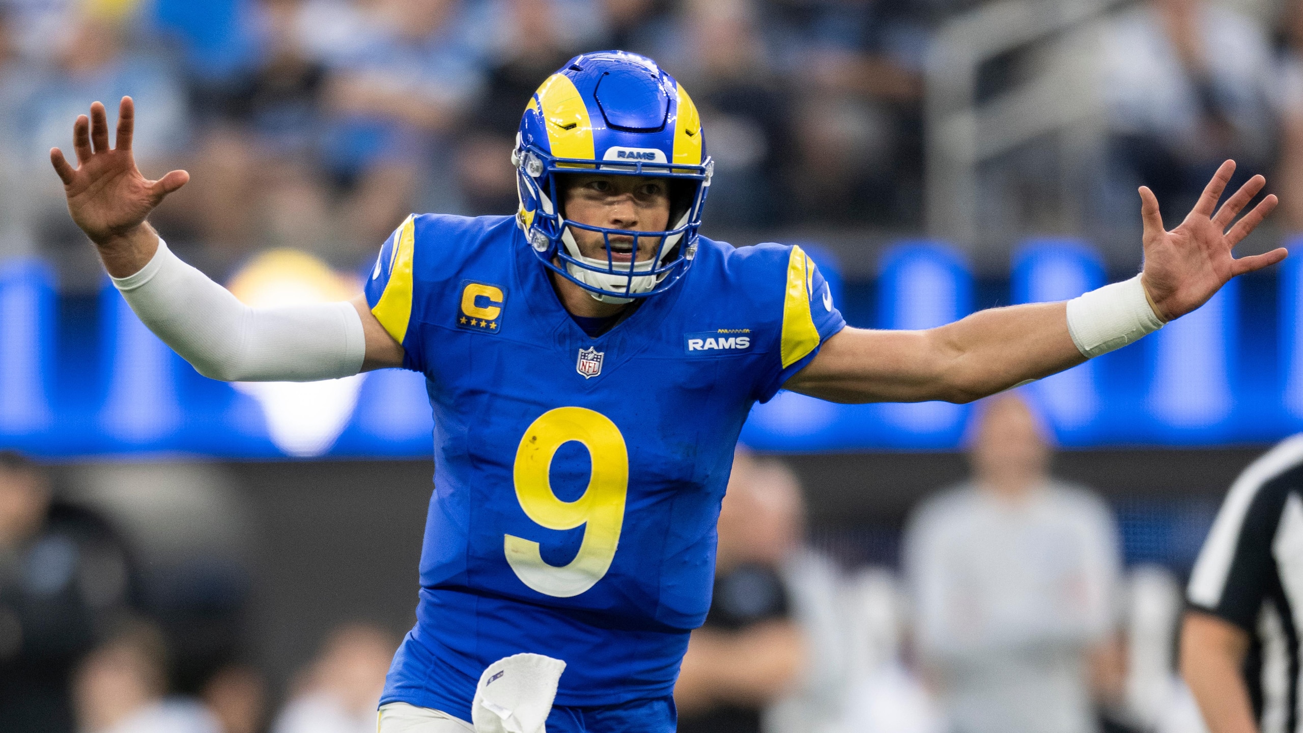 Lions Rams Football