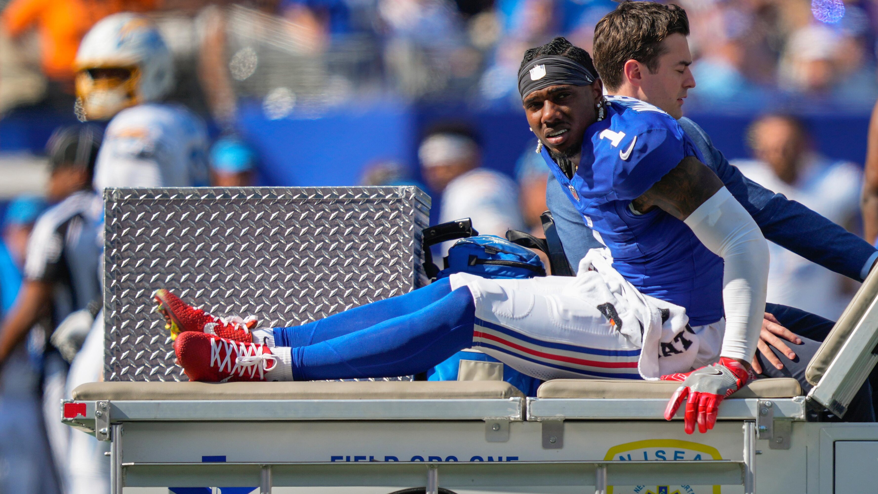 Giants' Malik Nabers Attends Concert on Crutches Post-Injury