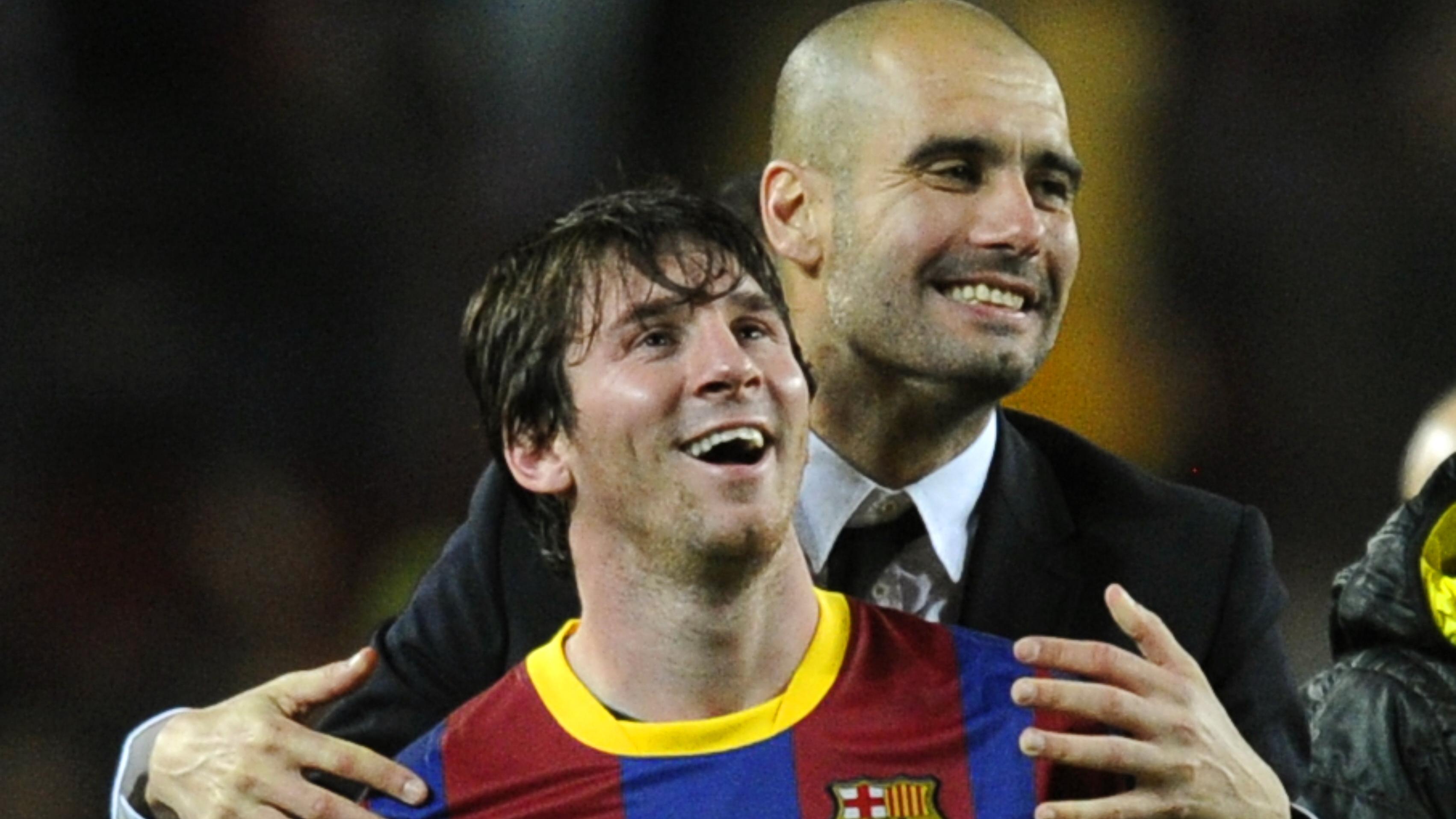 Barcelona's coach Josep Guardiola (R) ce