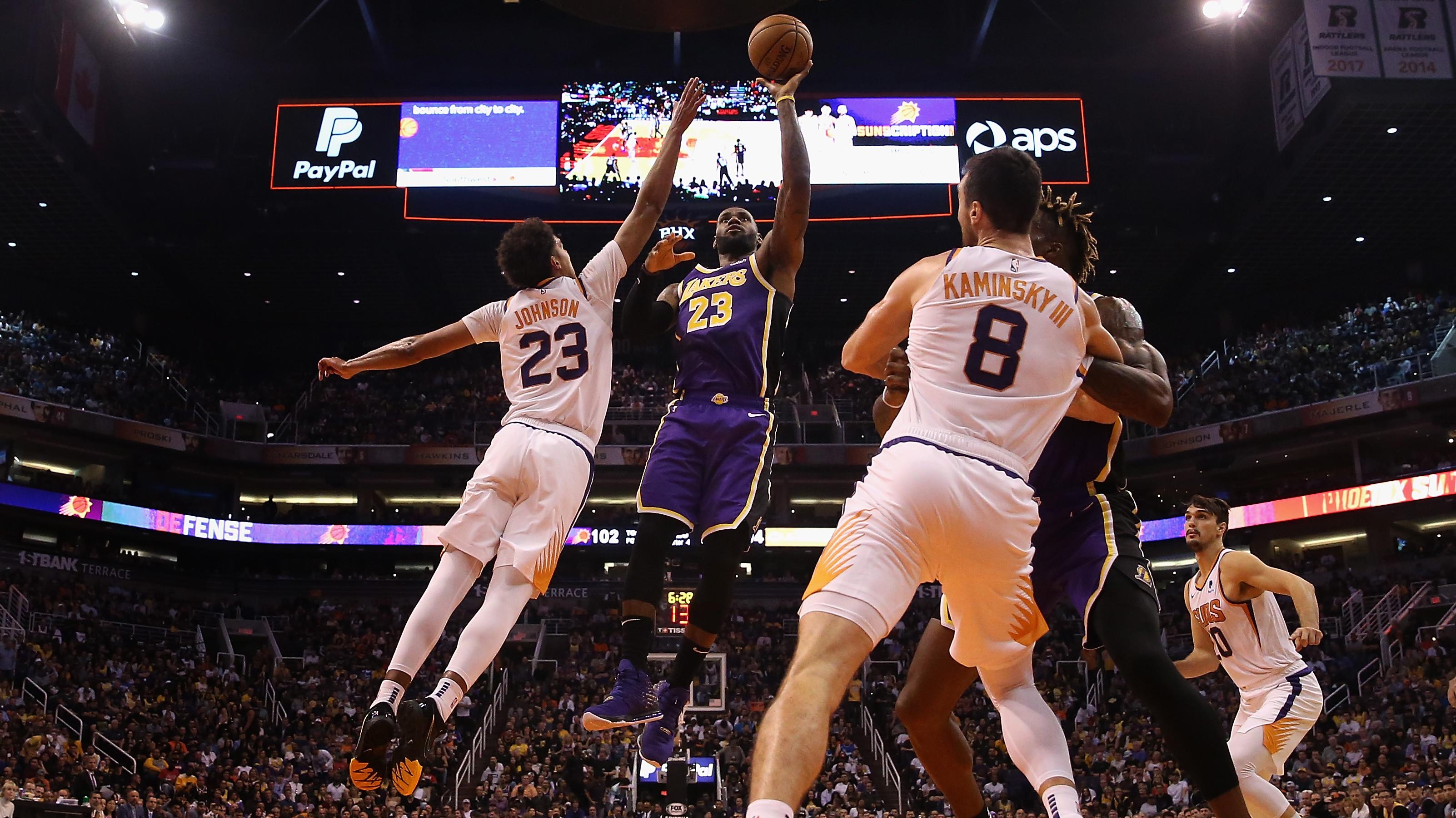 Los Angeles Lakers v Phoenix Suns