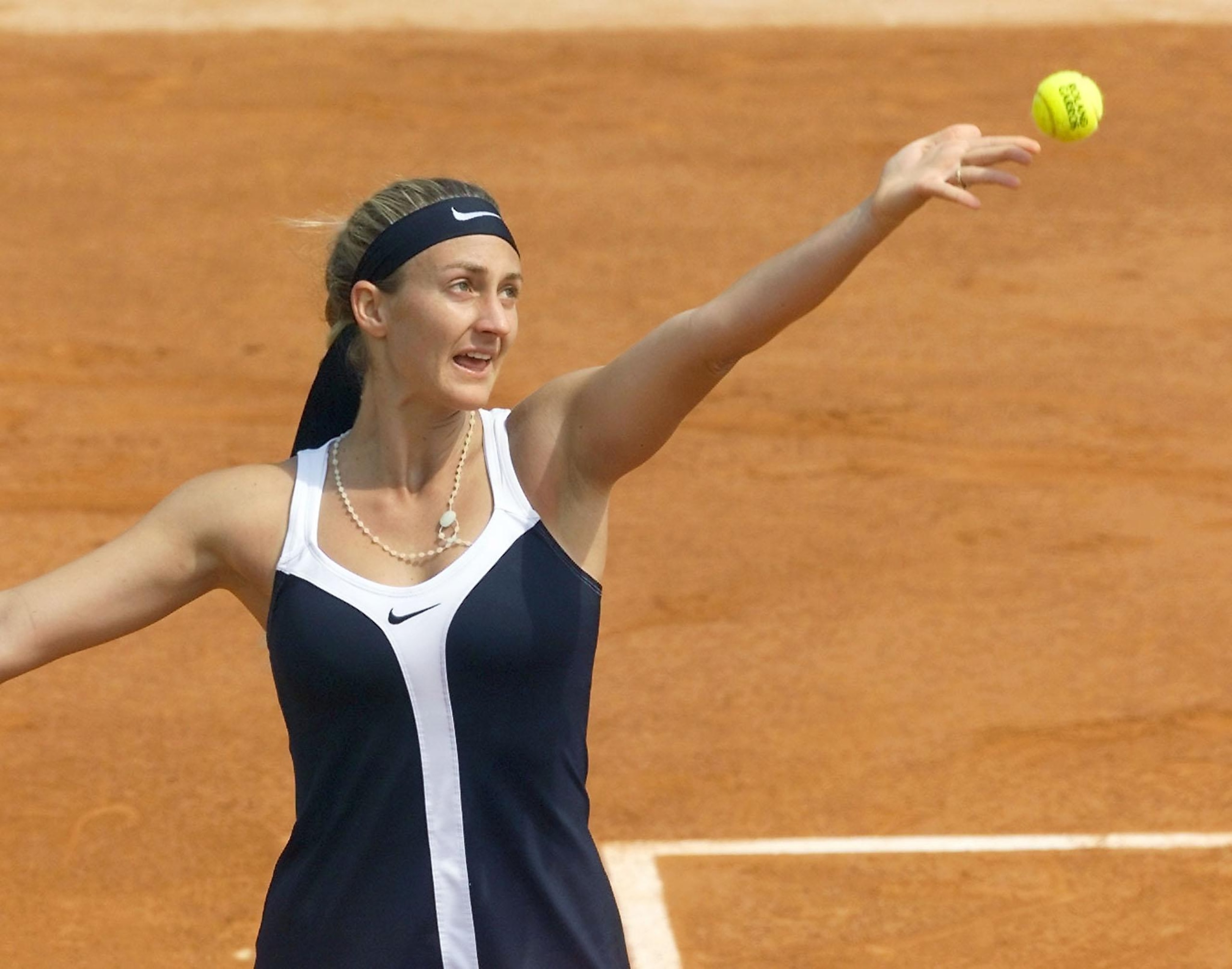 TENNIS-RG-PIERCE-SERVICE