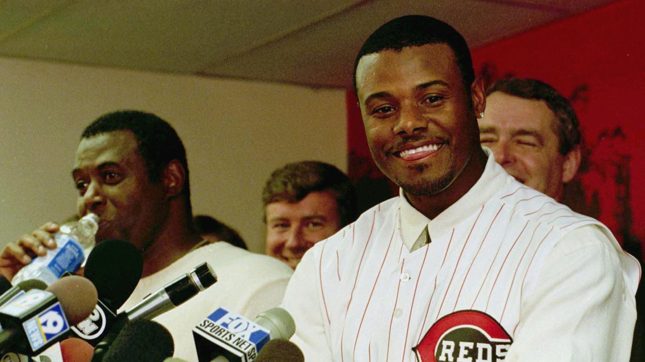 BBN-REDS-GRIFFEY 2