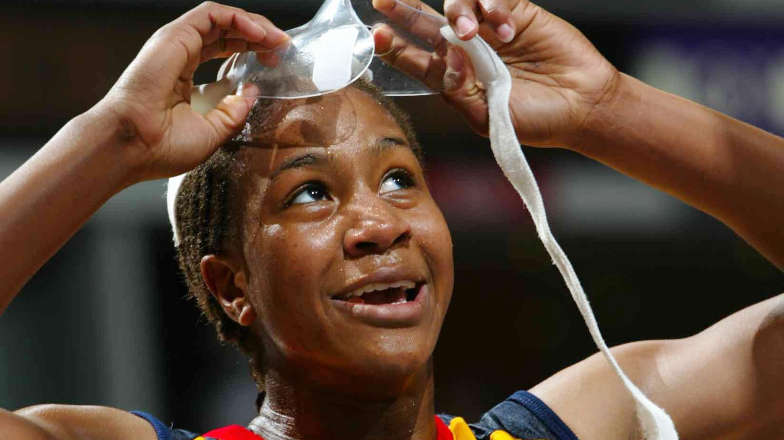 Catchings looks to score Catchings looks to score