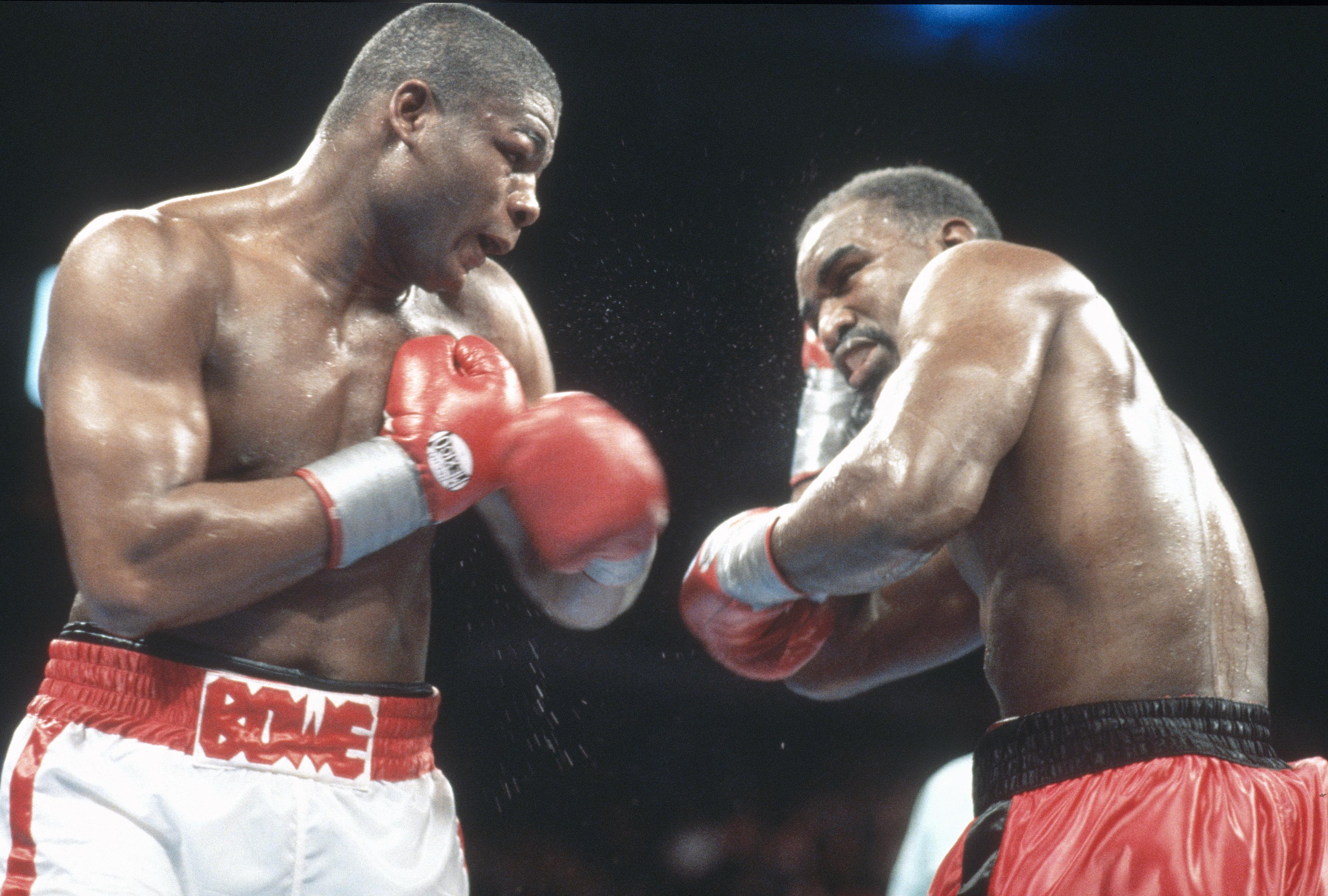 WBA, WBC, IBF - Heavyweight Tittle Fight - Riddick Bowe v Evander Holyfield