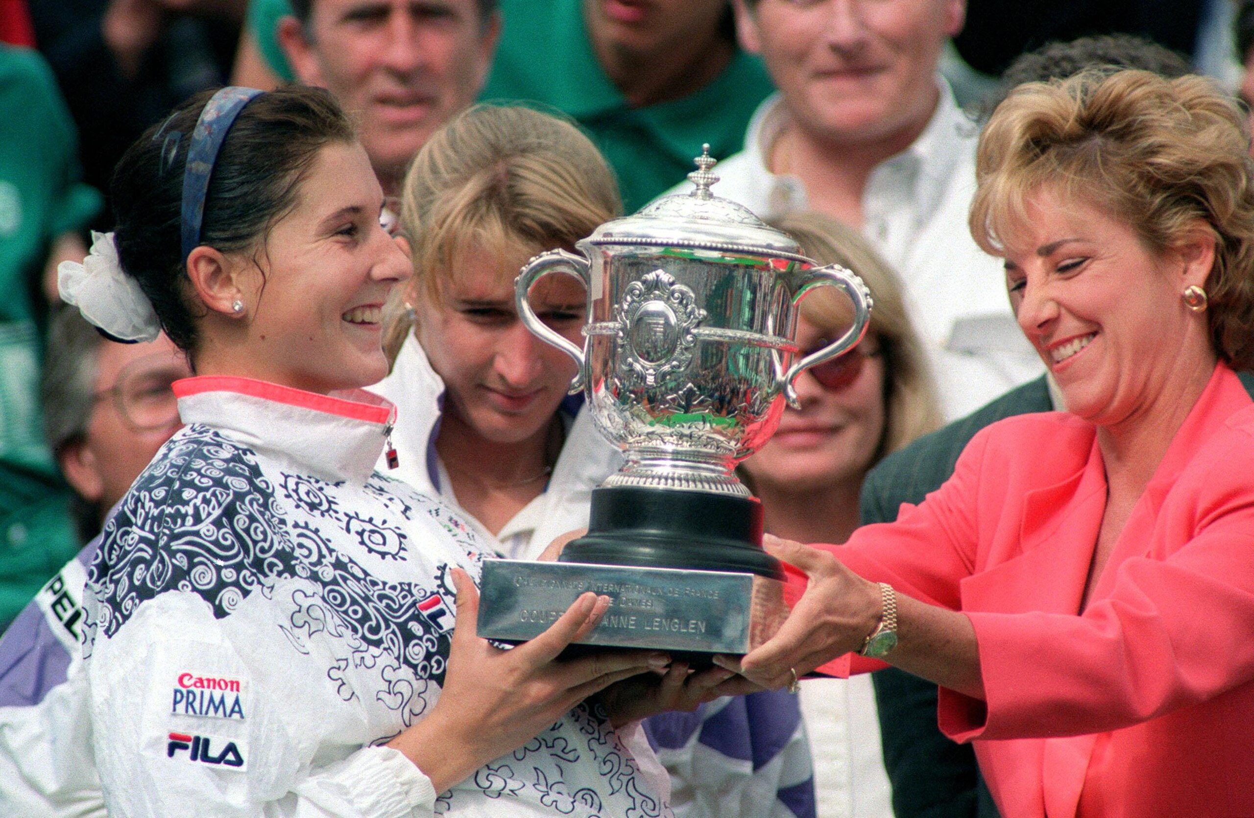 TENNIS-SELES/TROPHY