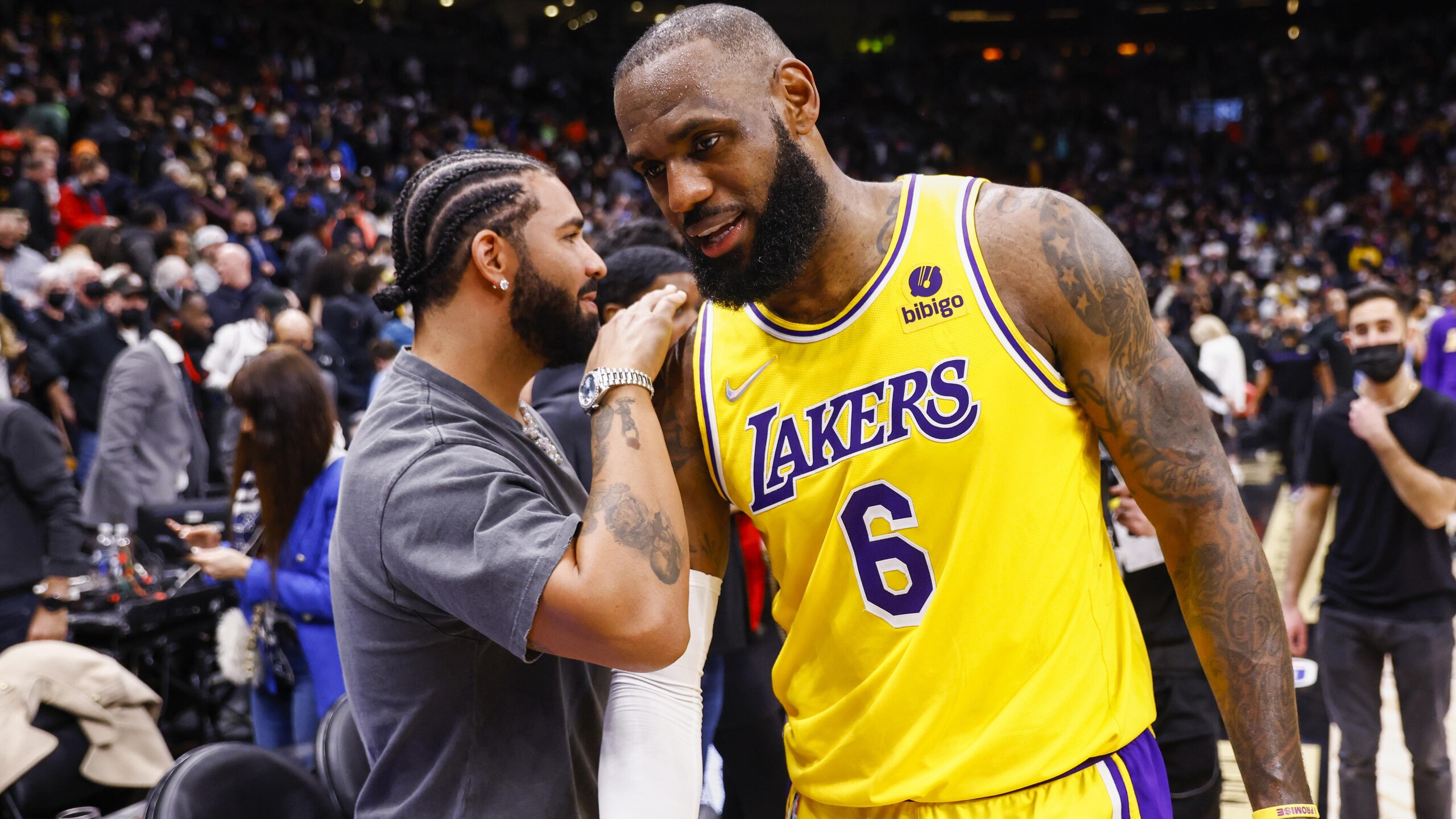 Los Angeles Lakers v Toronto Raptors