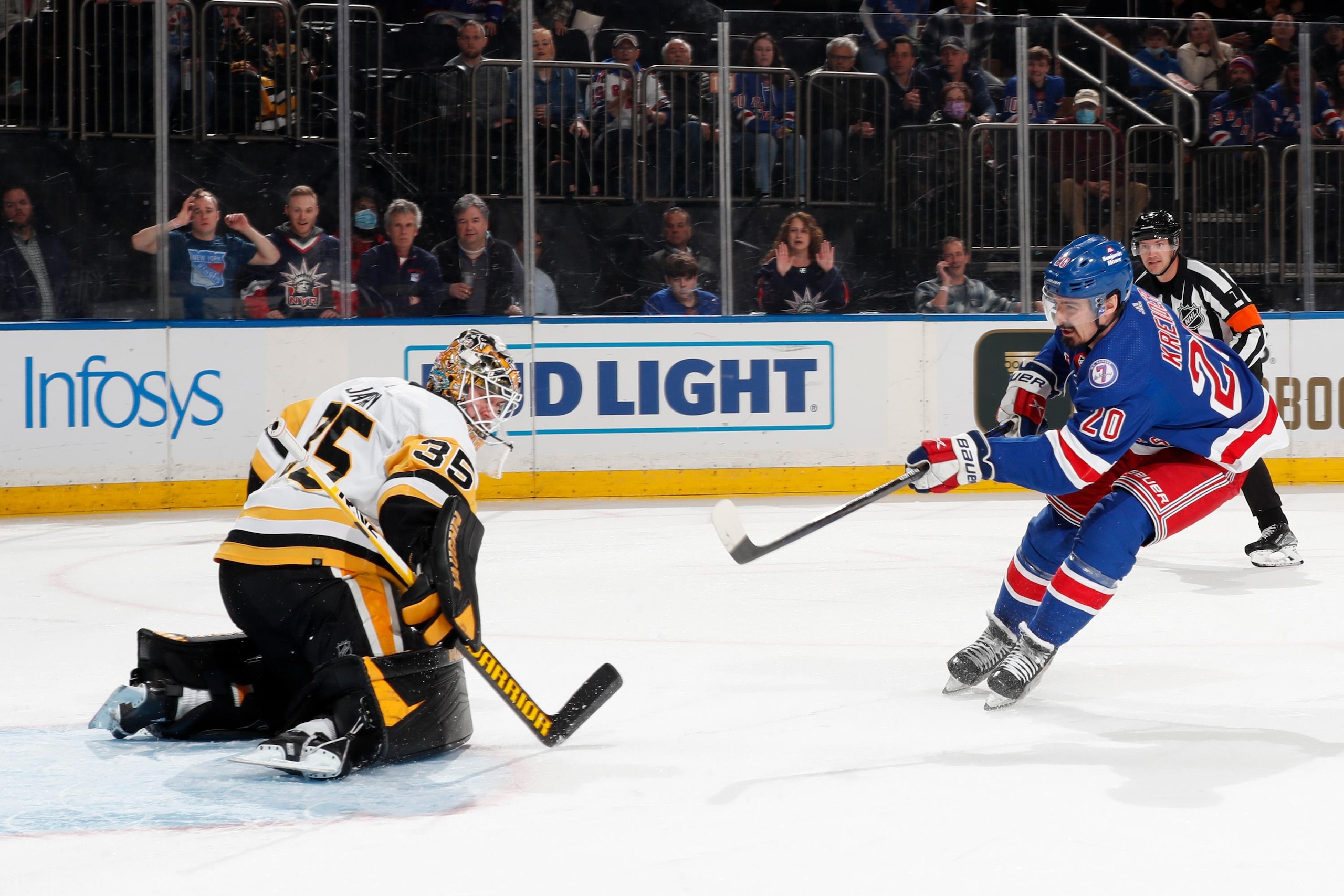 Pittsburgh Penguins v New York Rangers