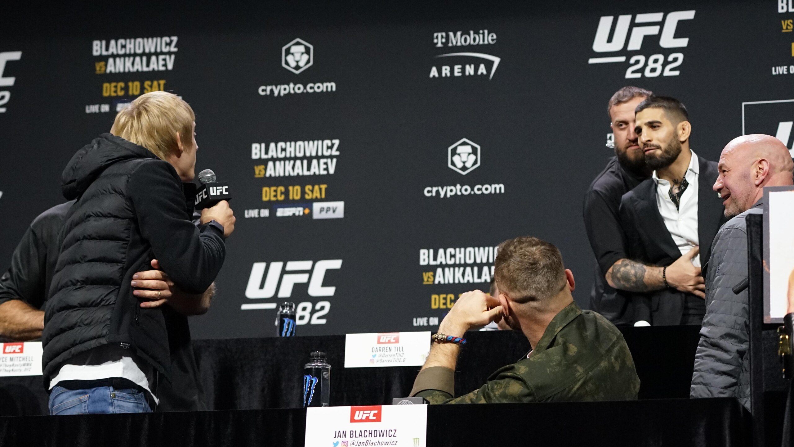 MMA: DEC 08 UFC 282 MMA: DEC 08 UFC 282