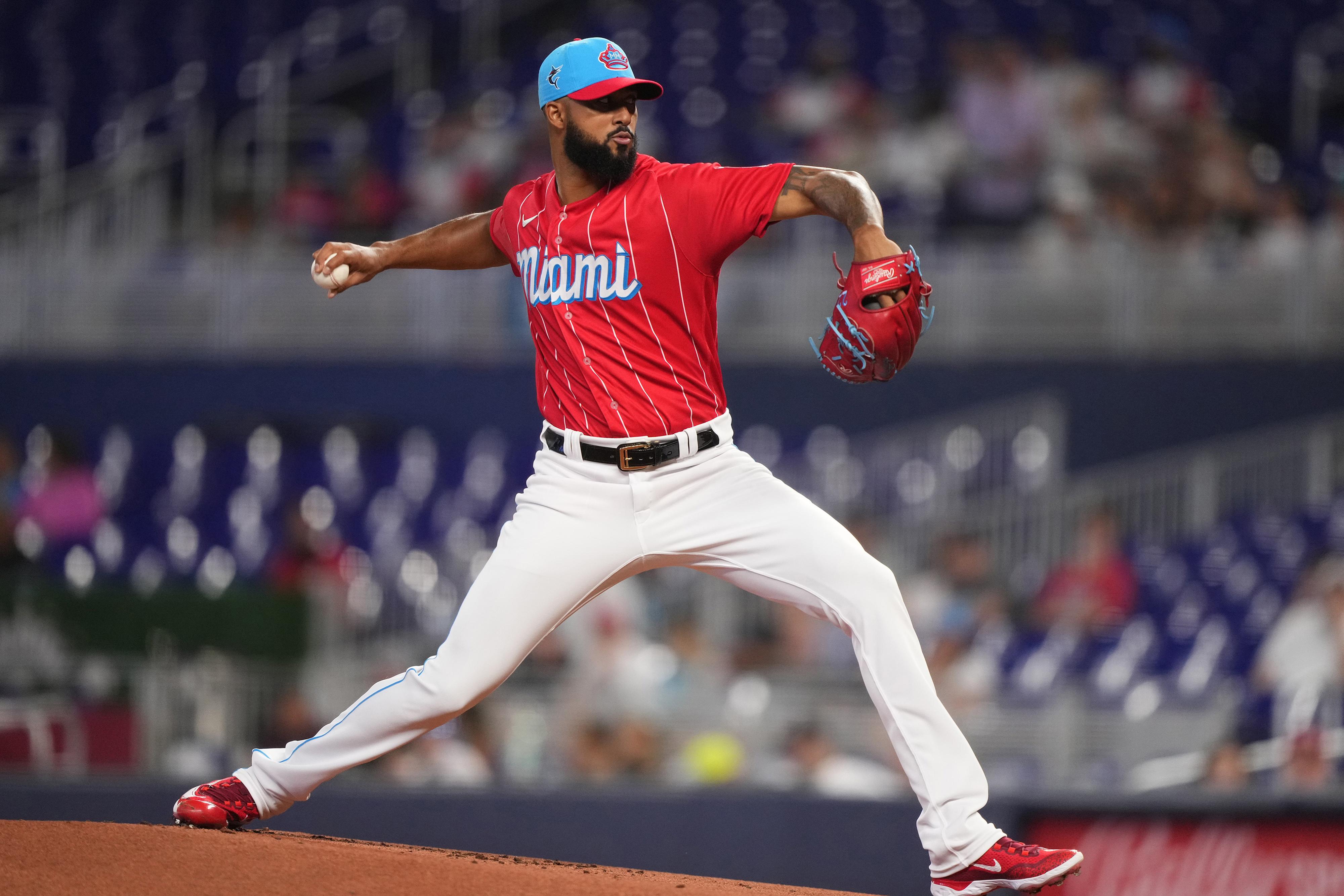 Cincinnati Reds v Miami Marlins