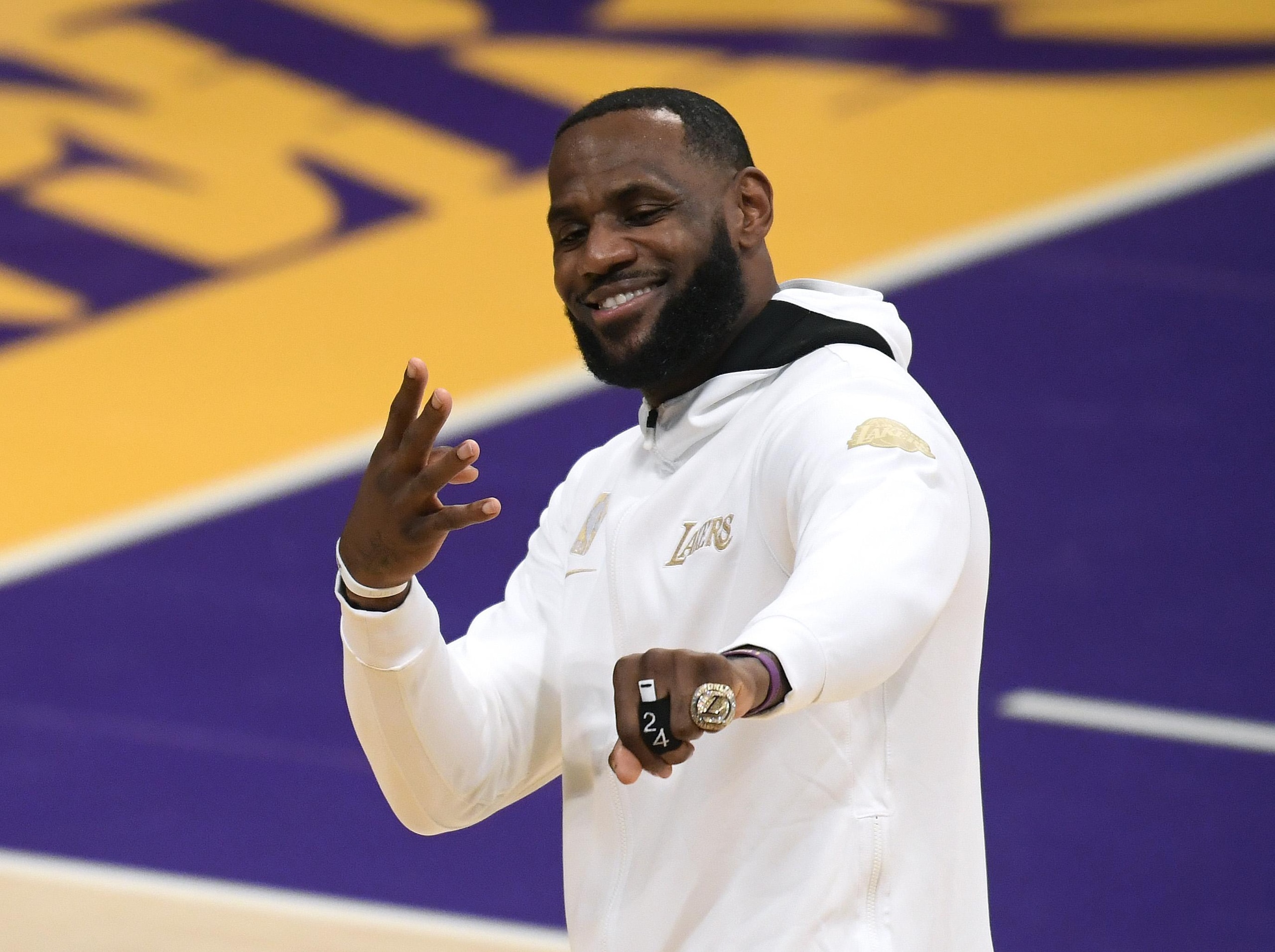 Los Angeles Clippers v Los Angeles Lakers