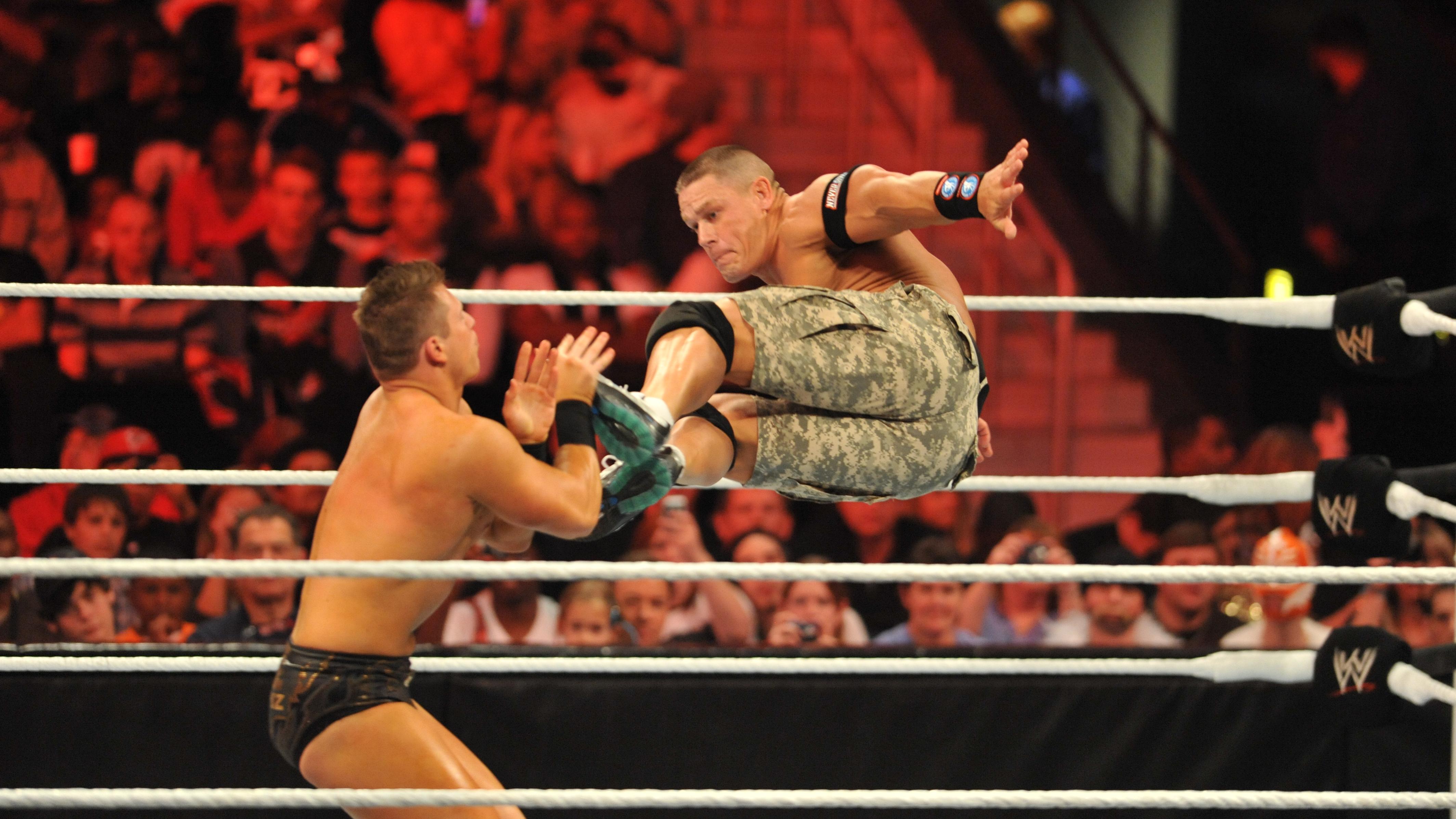 WWE Monday Night Raw Supershow Halloween Night