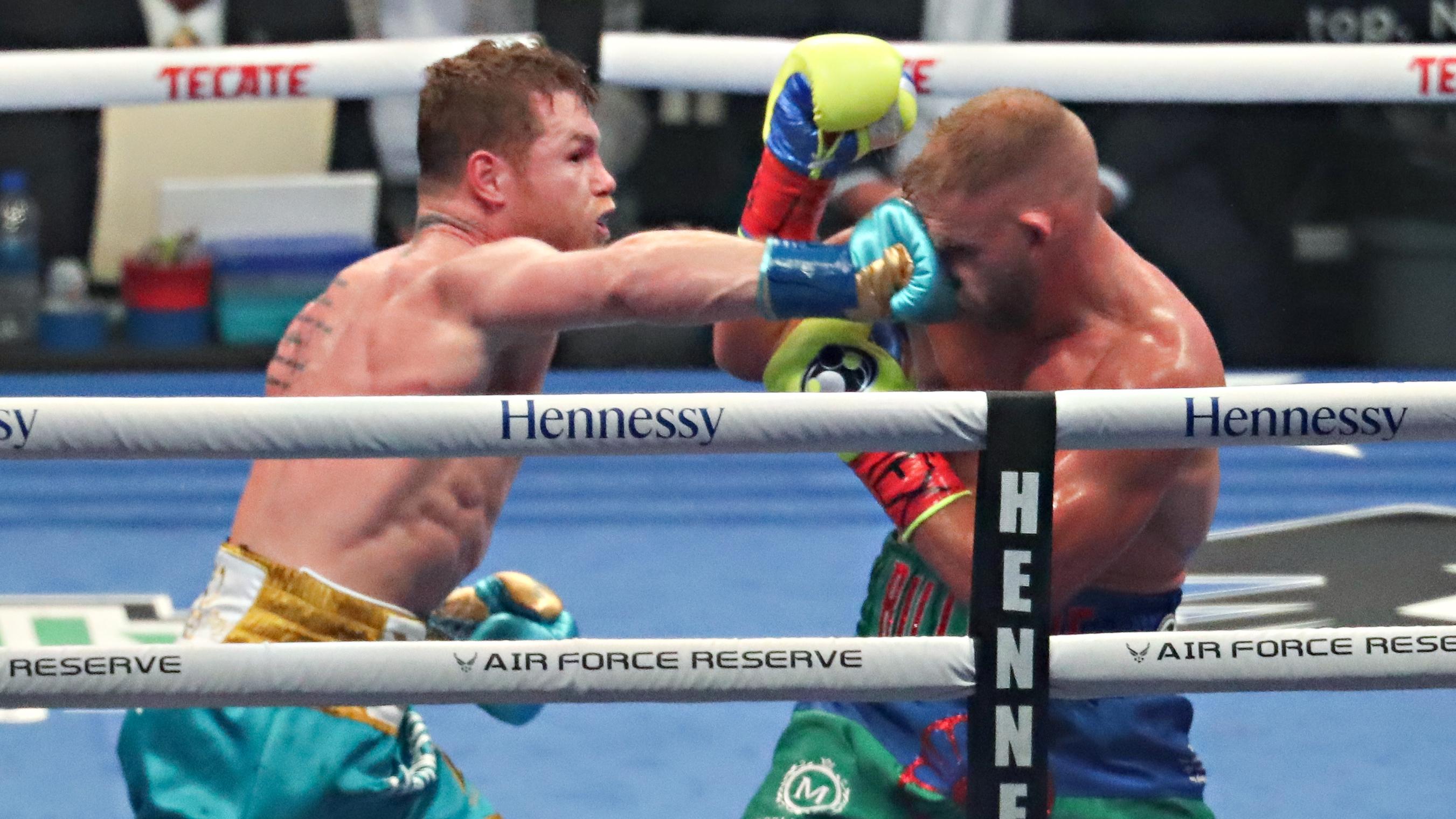 Canelo Alvarez v Billy Joe Saunders