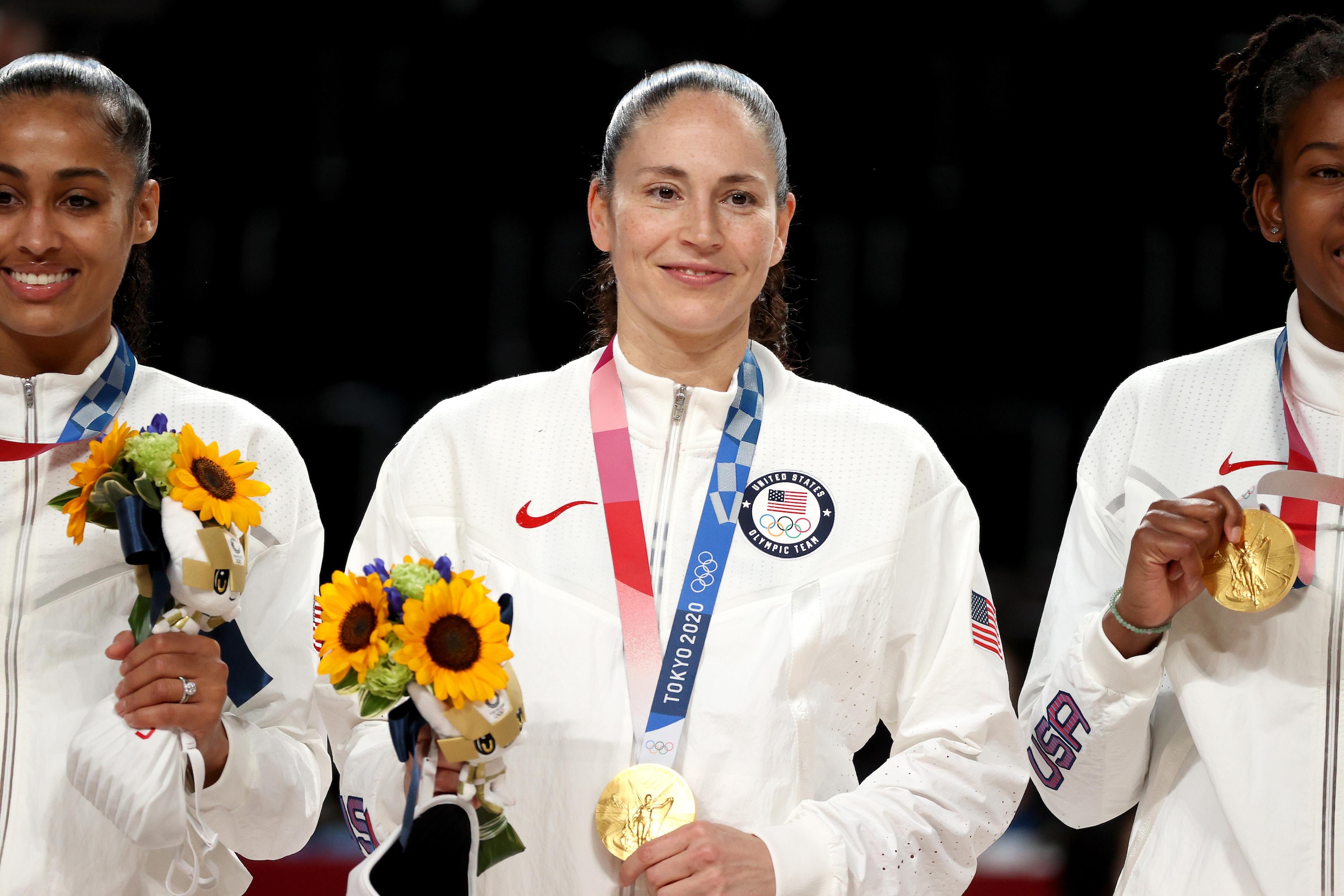 Women's Basketball Medal Ceremony - Olympics: Day 16