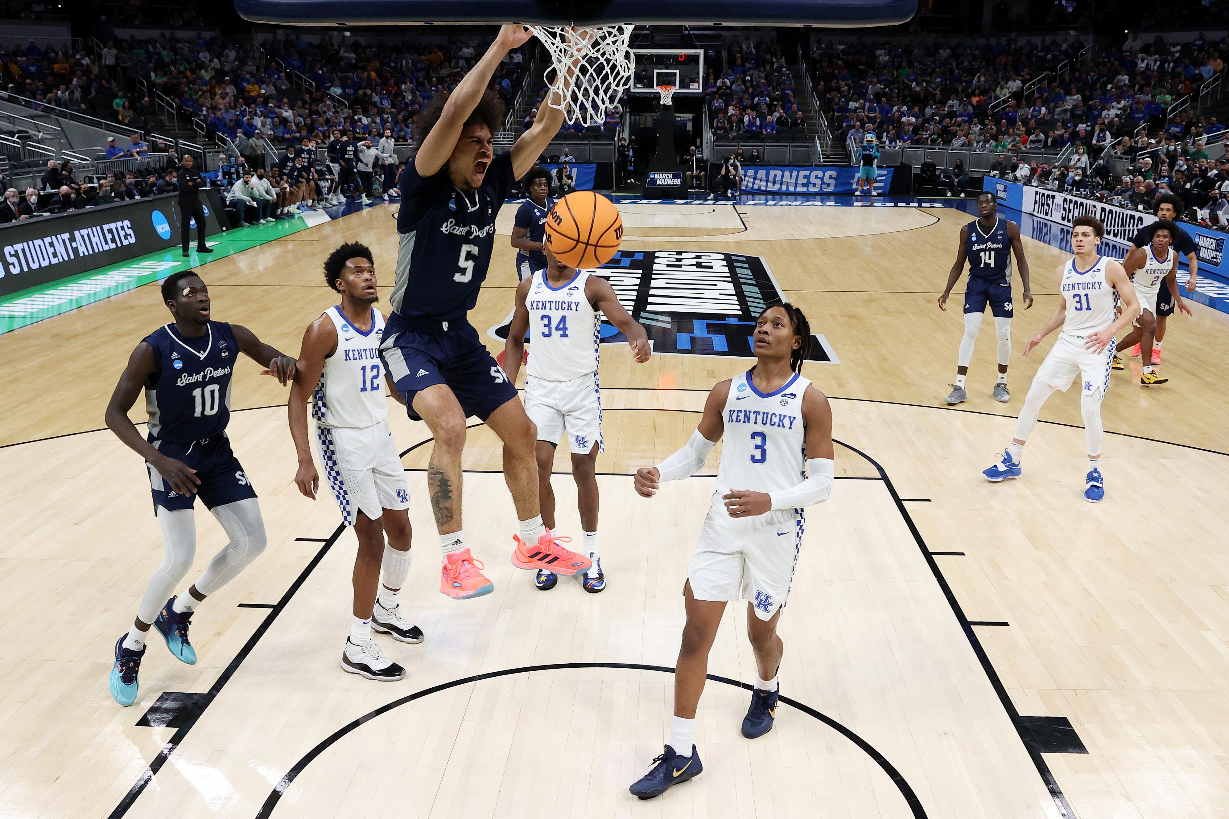 Saint Peter's v Kentucky