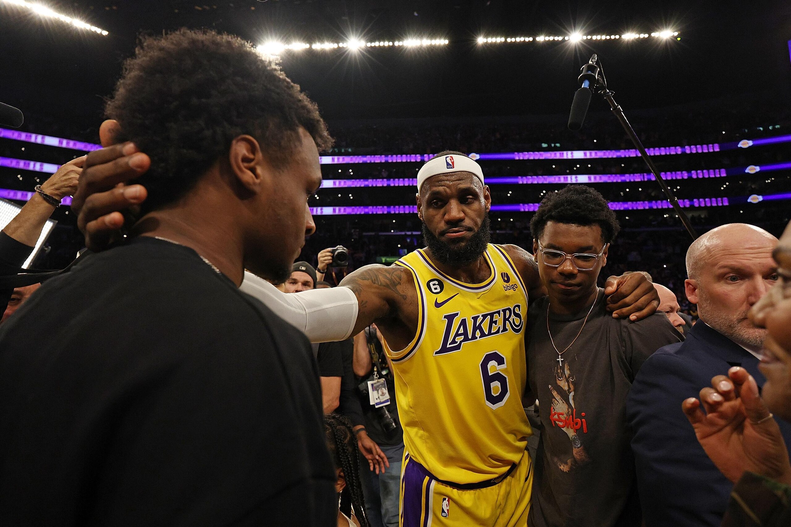 Oklahoma City Thunder v Los Angeles Lakers