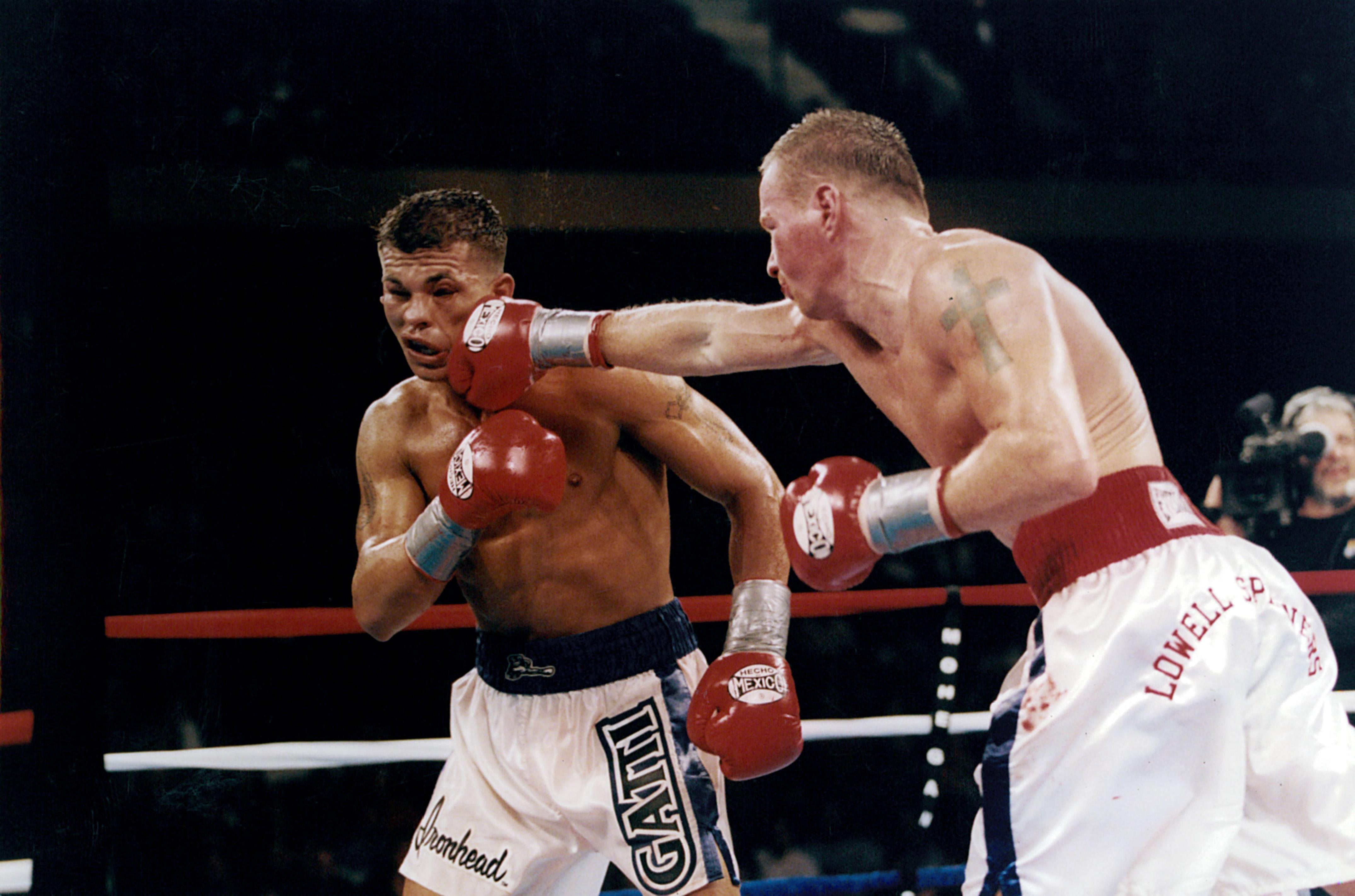 Mickey Ward v Arturo Gatti