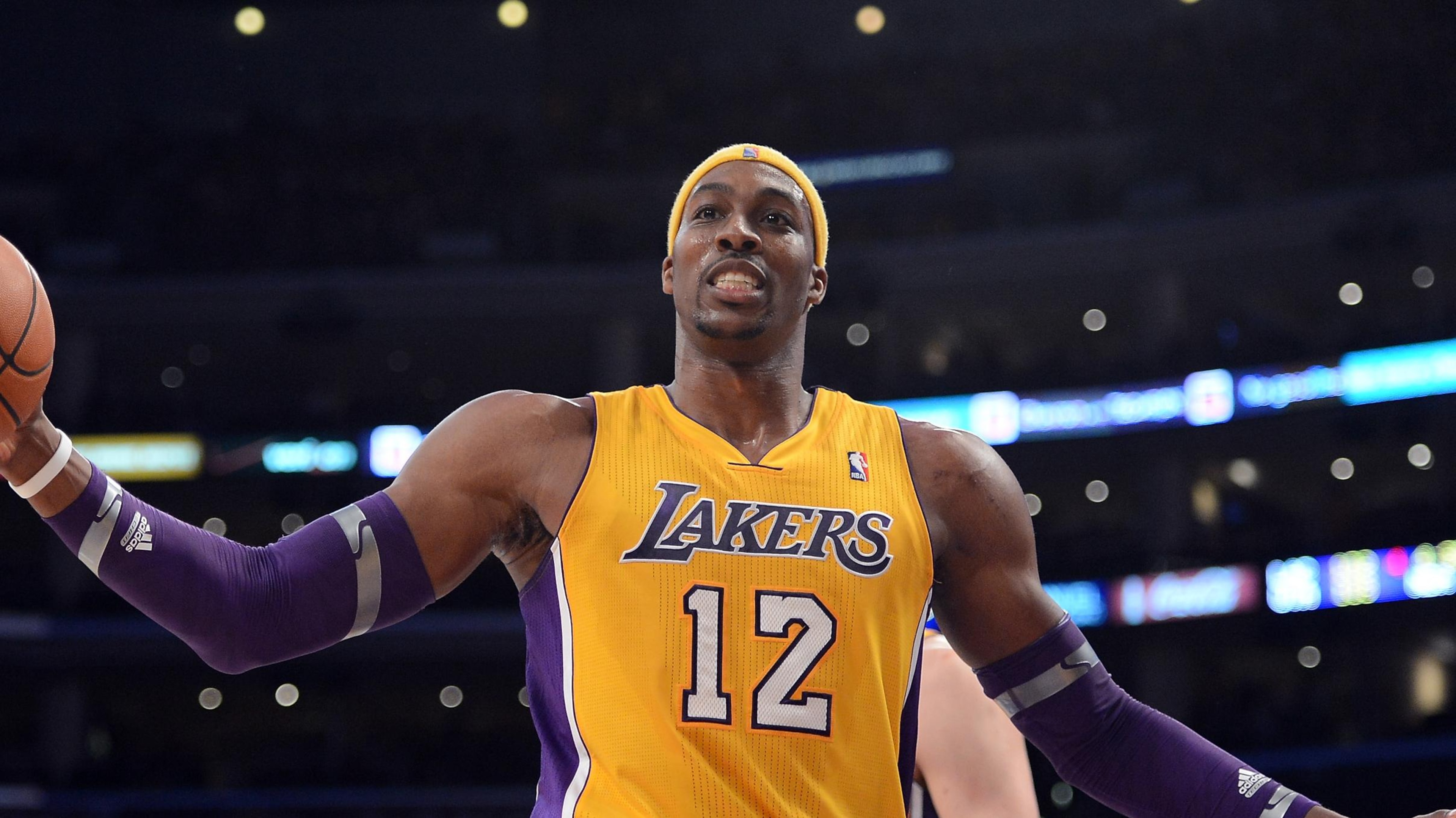 Portland Trail Blazers v Los Angeles Lakers