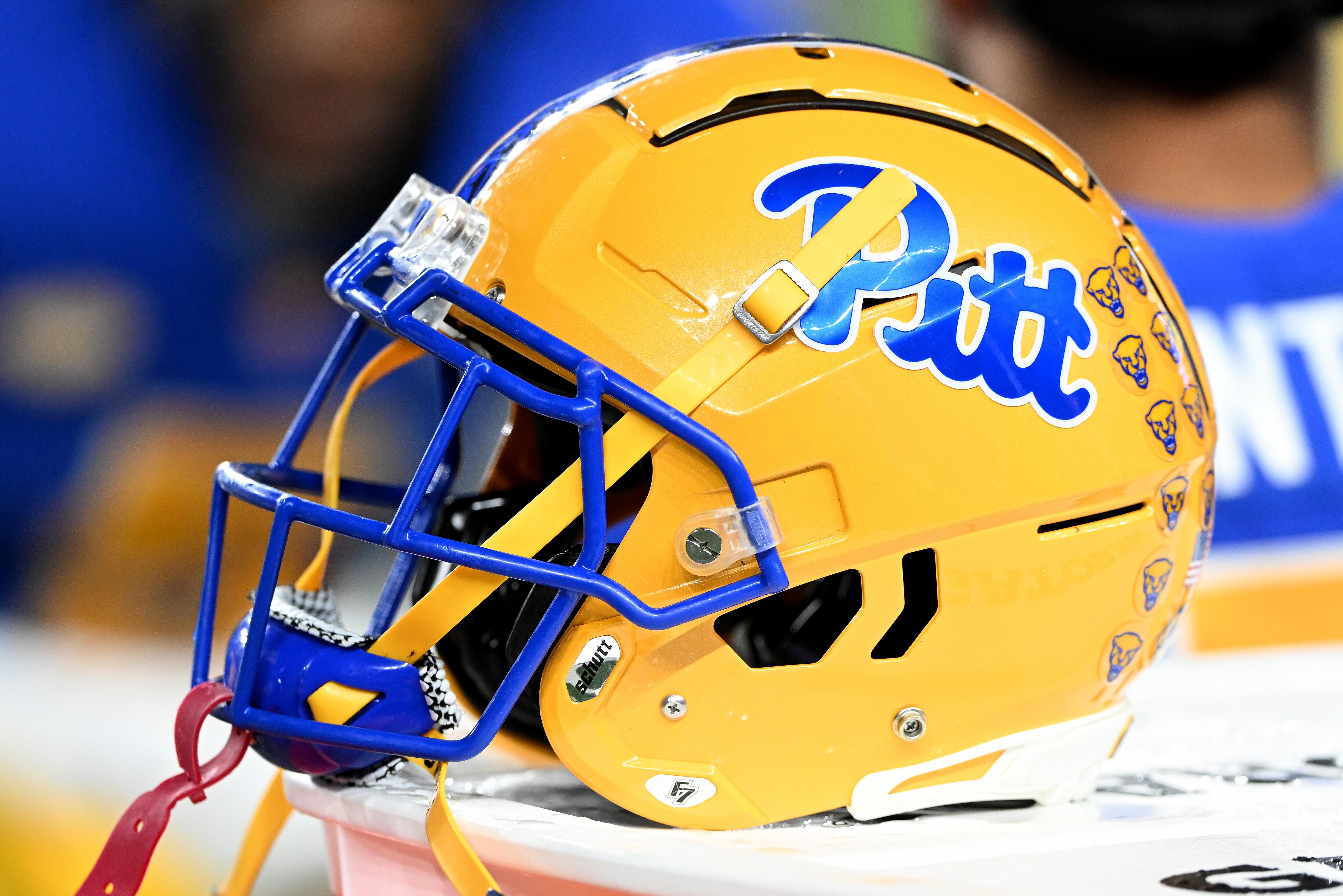 Pittsburgh CB Mason Alexander Dies at Age 18 in Car Crash