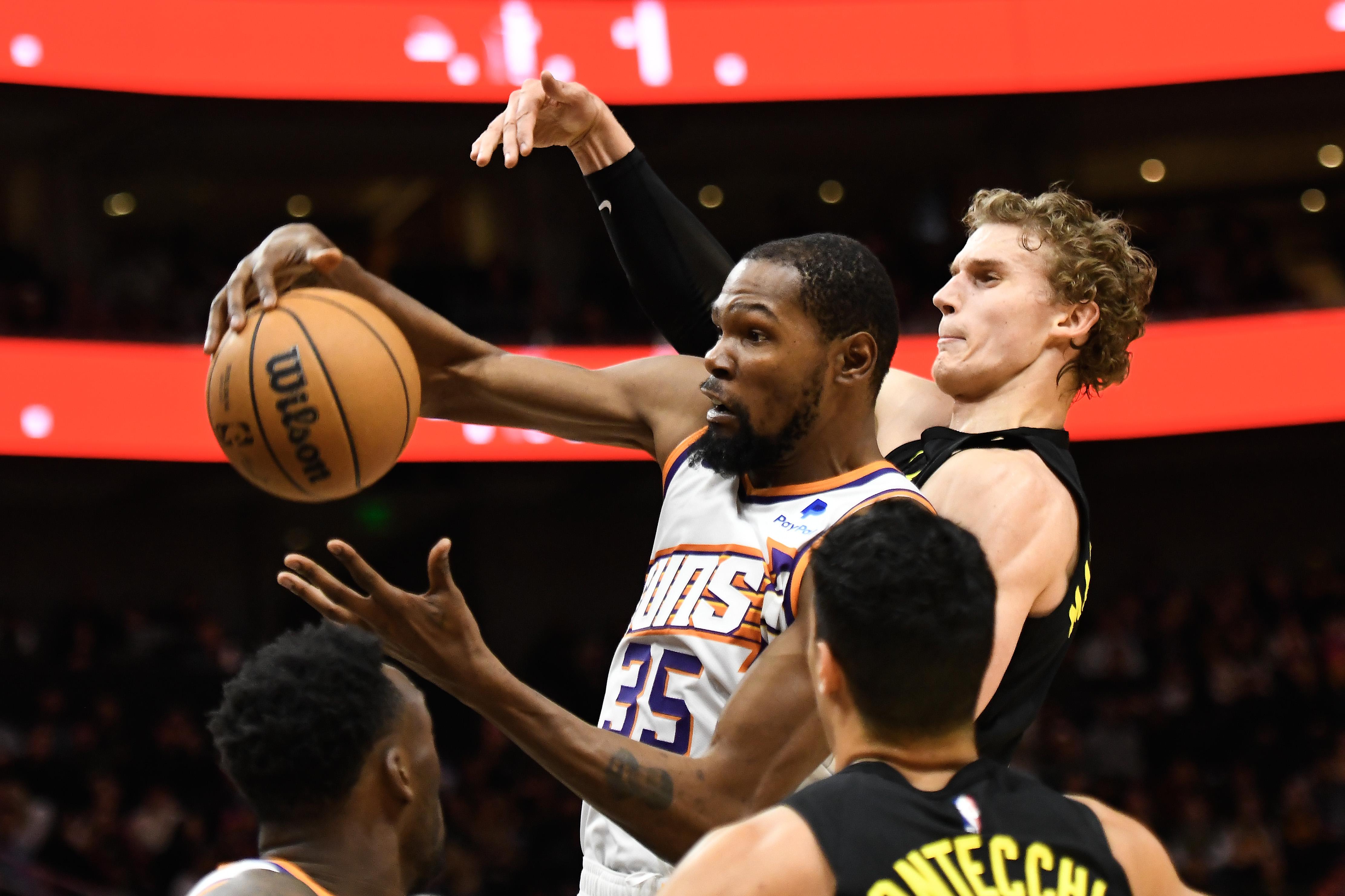 Phoenix Suns v Utah Jazz