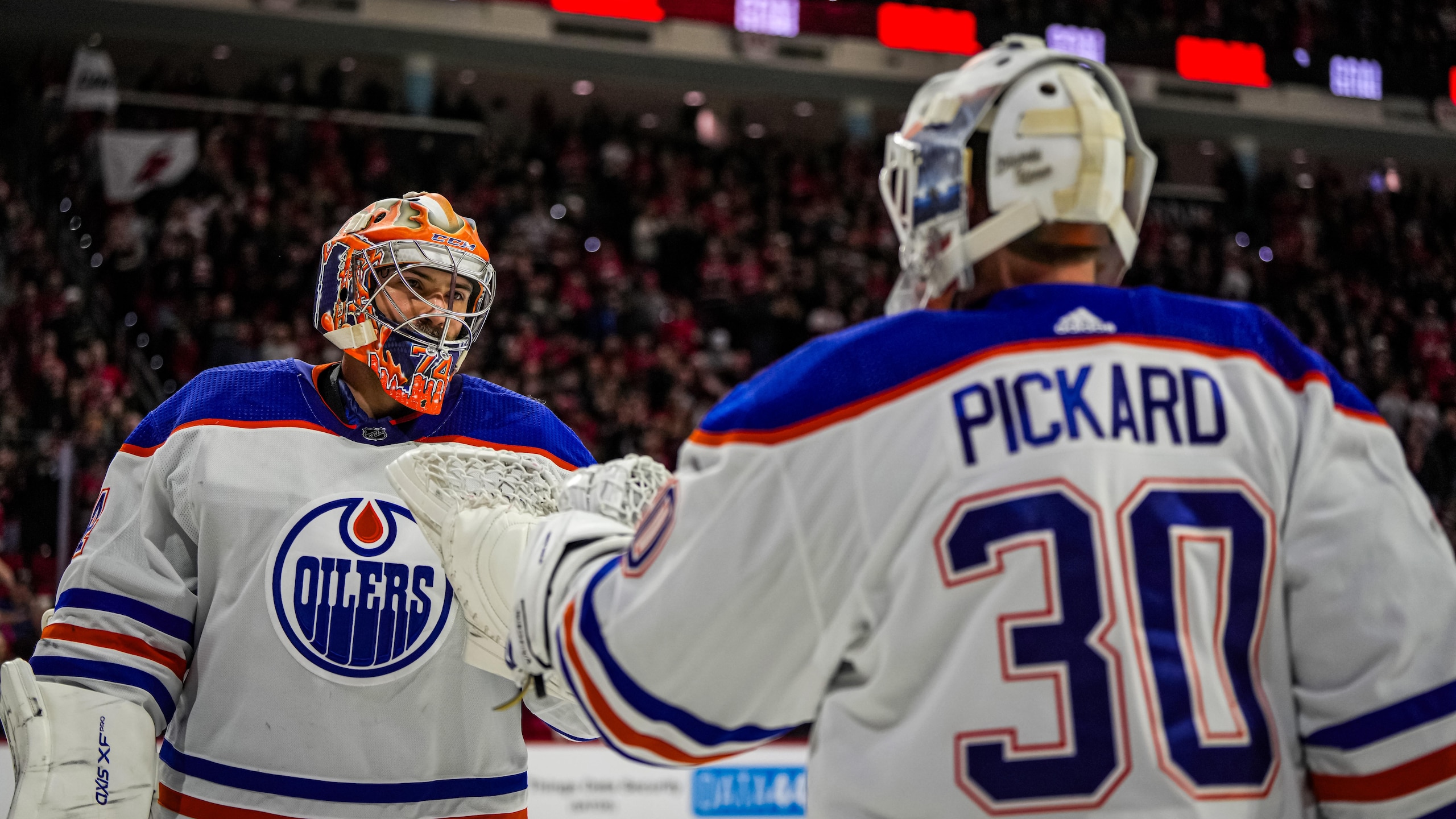 Edmonton Oilers v Carolina Hurricanes Edmonton Oilers v Carolina Hurricanes