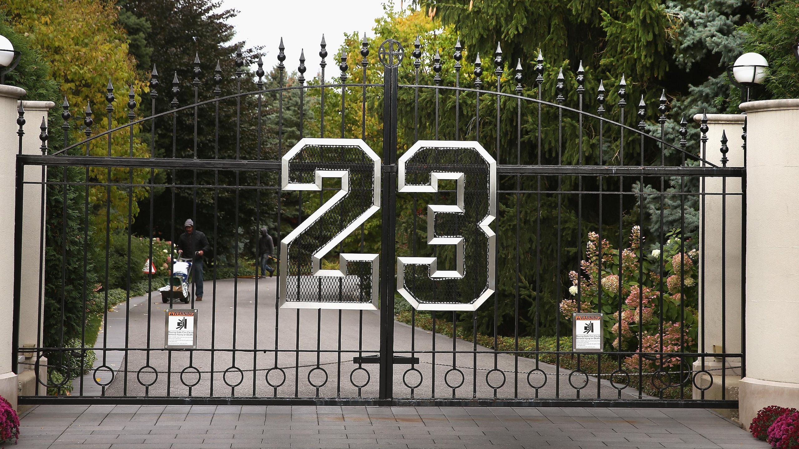 Michael Jordan To Auction Off 56,000 Sq Ft Illinois Mansion